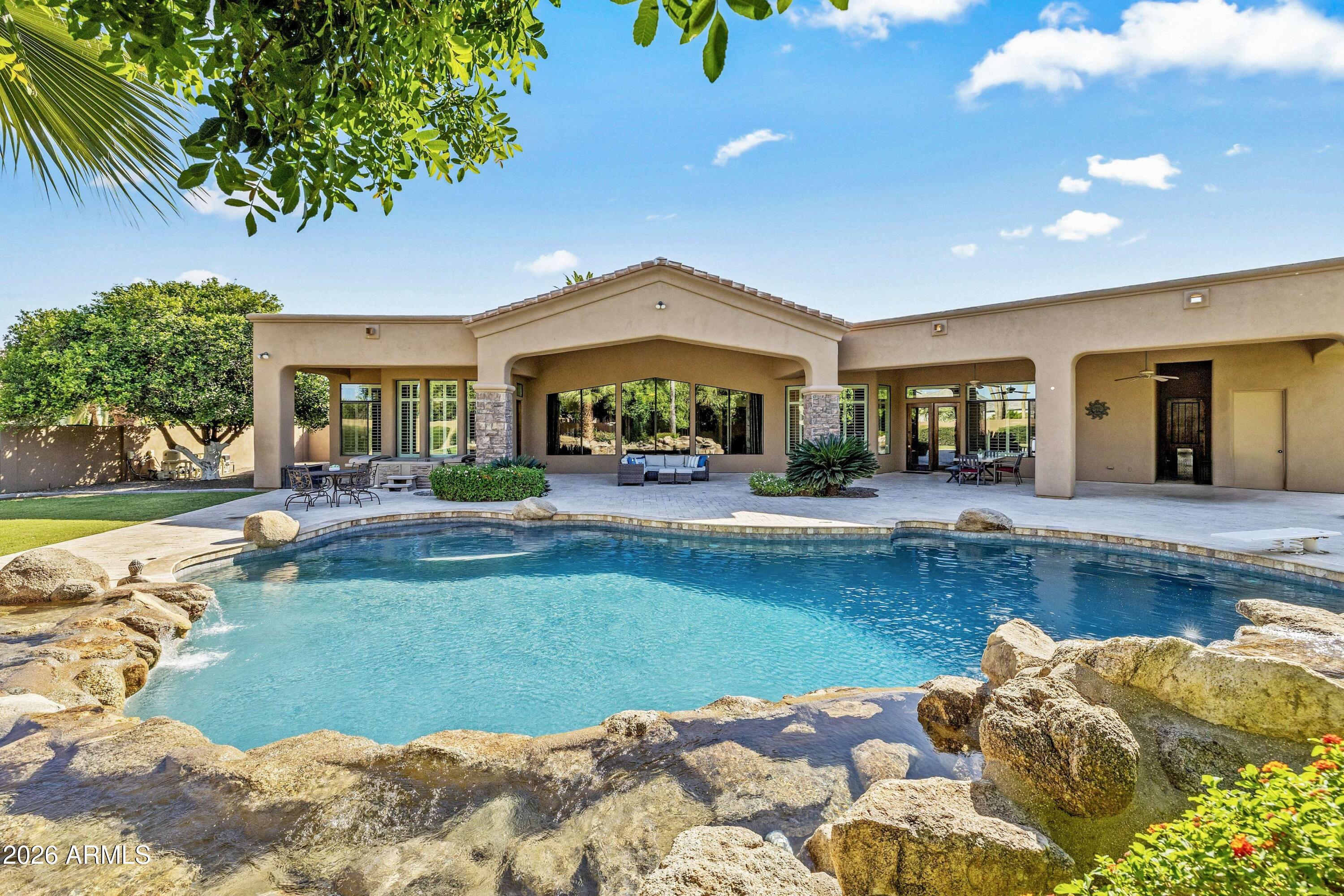 3944 E MINTON Circle