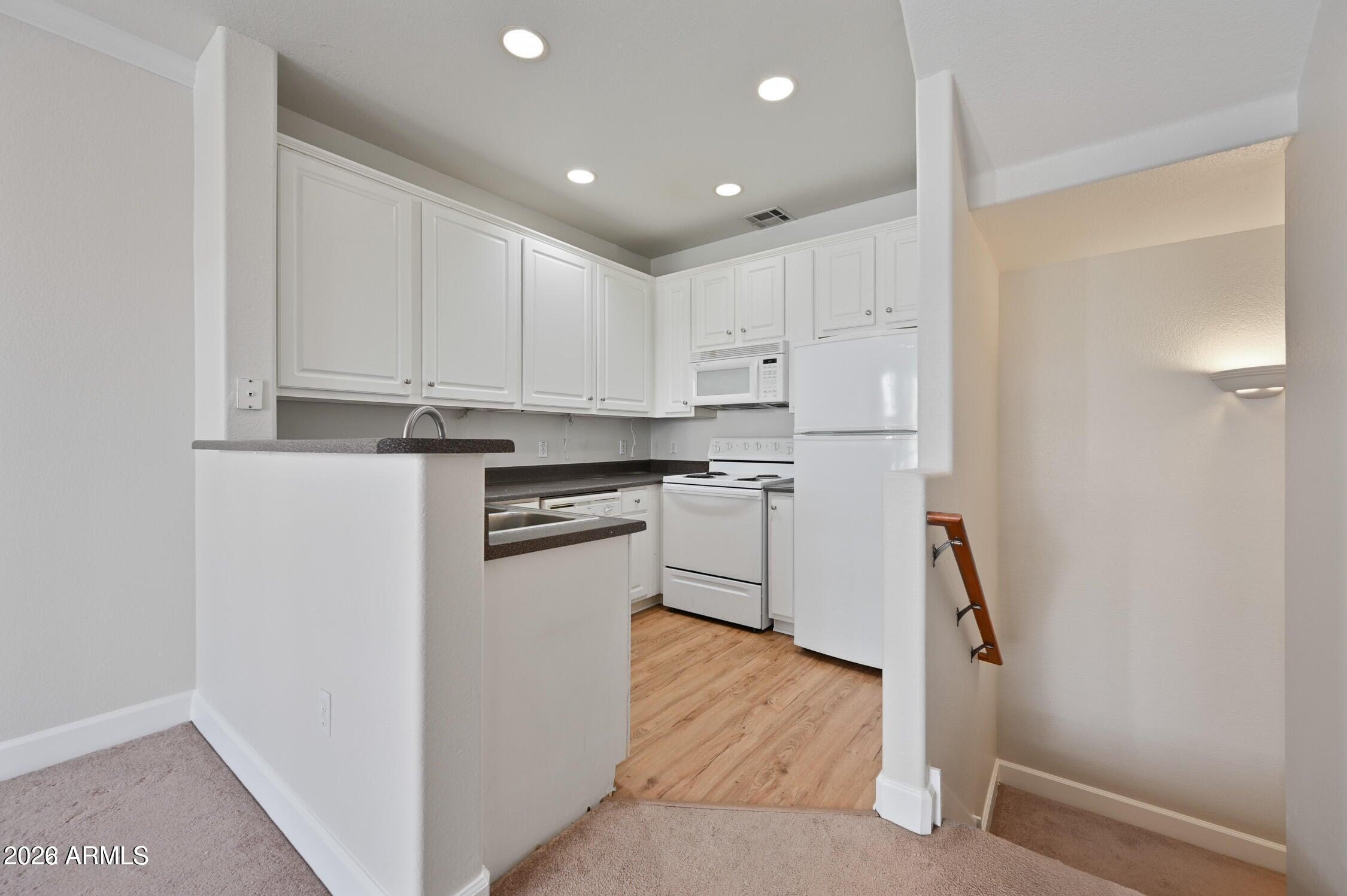 4455 E PARADISE VILLAGE Parkway S 1122