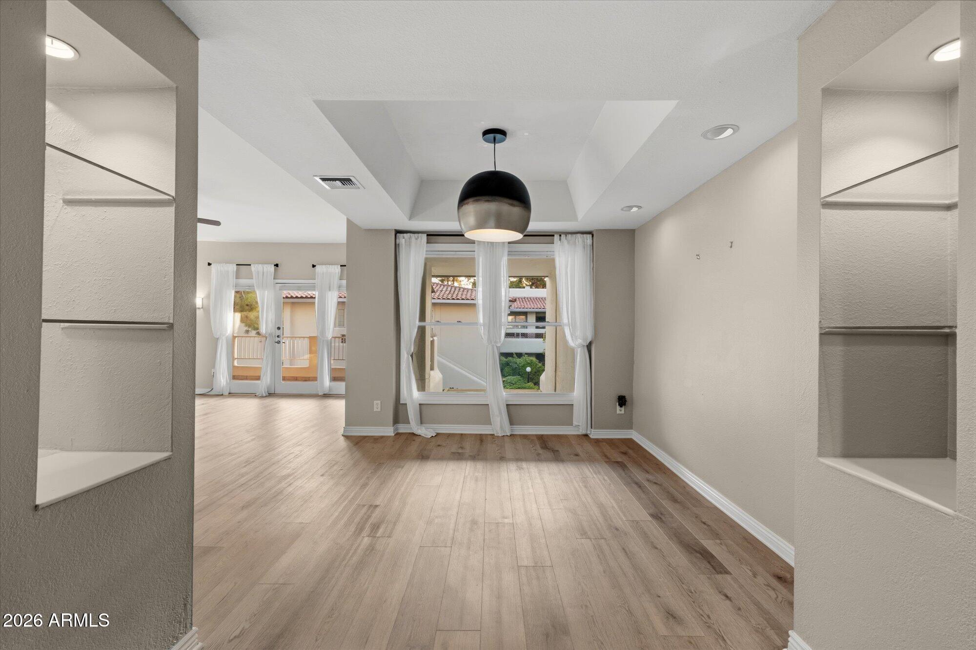5200 S LAKESHORE Drive 207