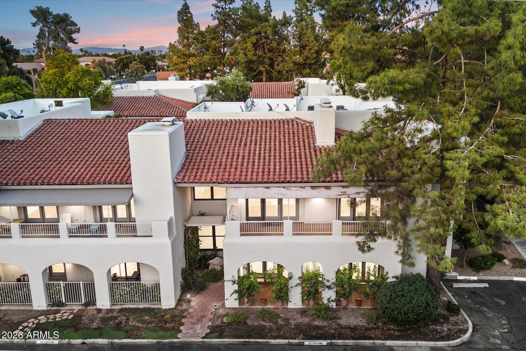 5200 S LAKESHORE Drive 207