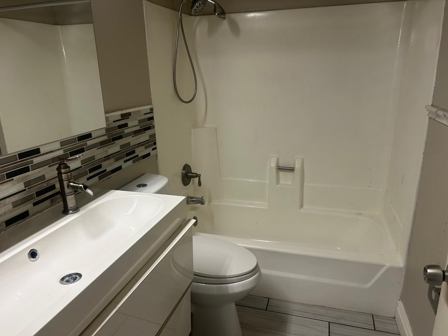 1320 W 3rd Street Apt 2
