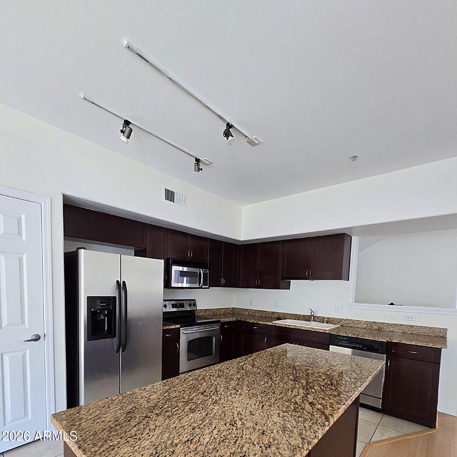 1920 E BELL Road 1176