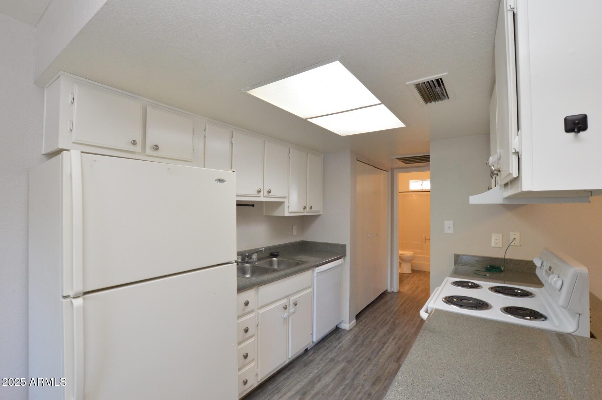 3004 E Waltann Lane 7