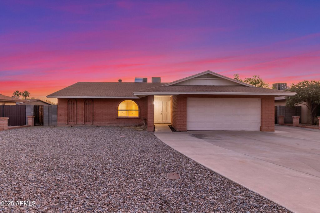 Photo of 17220 N 55th Avenue, Glendale, AZ 85308 (MLS # 6957372)