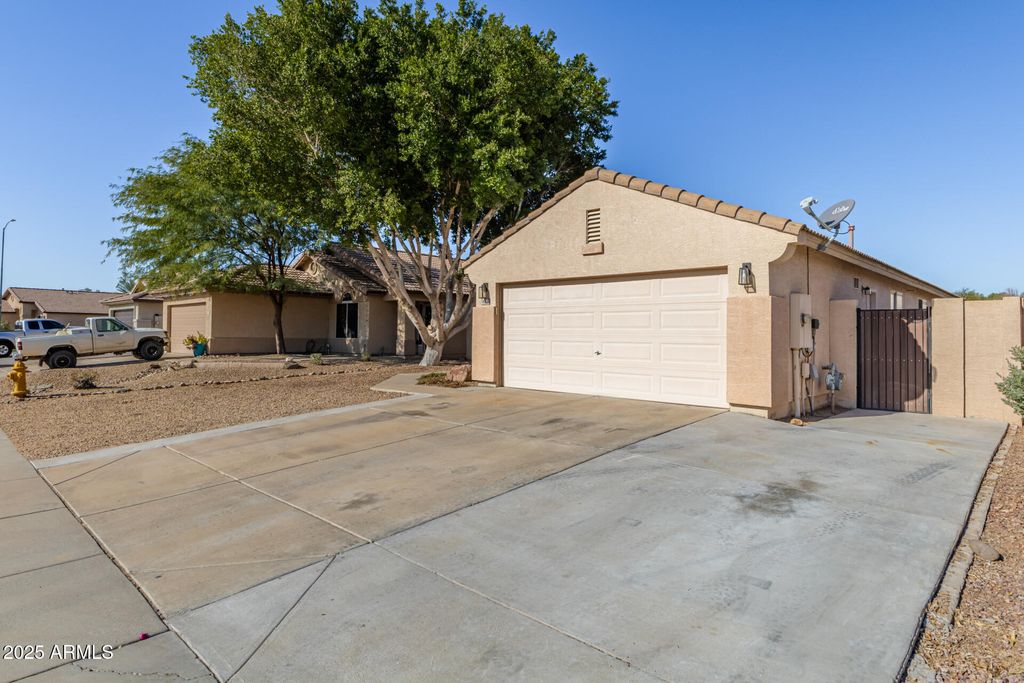 Photo of 8006 W Salter Drive, Peoria, AZ 85382 (MLS # 6959851)