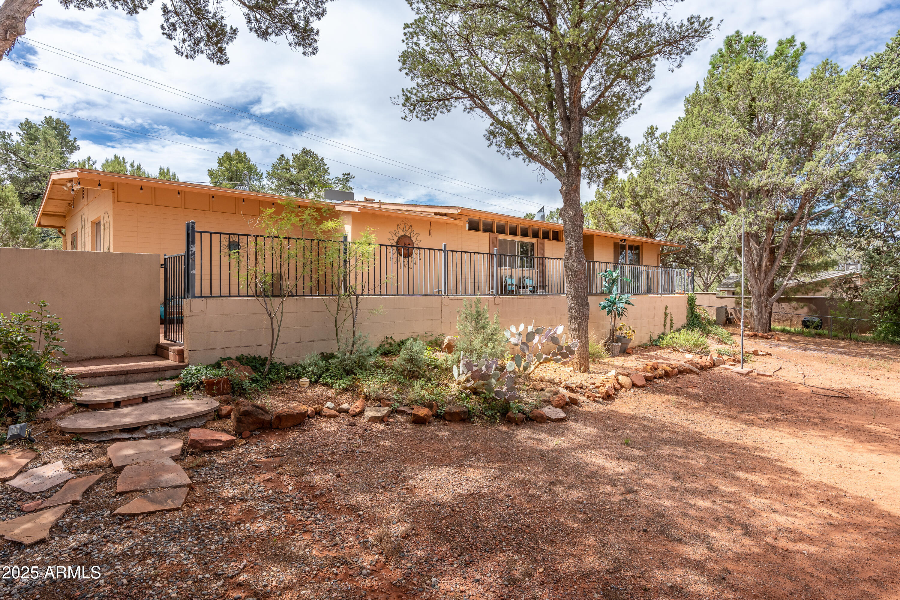 Sedona, Arizona 86336, United States, 3 Bedrooms Bedrooms, ,3 BathroomsBathrooms,Residential,Active,203256