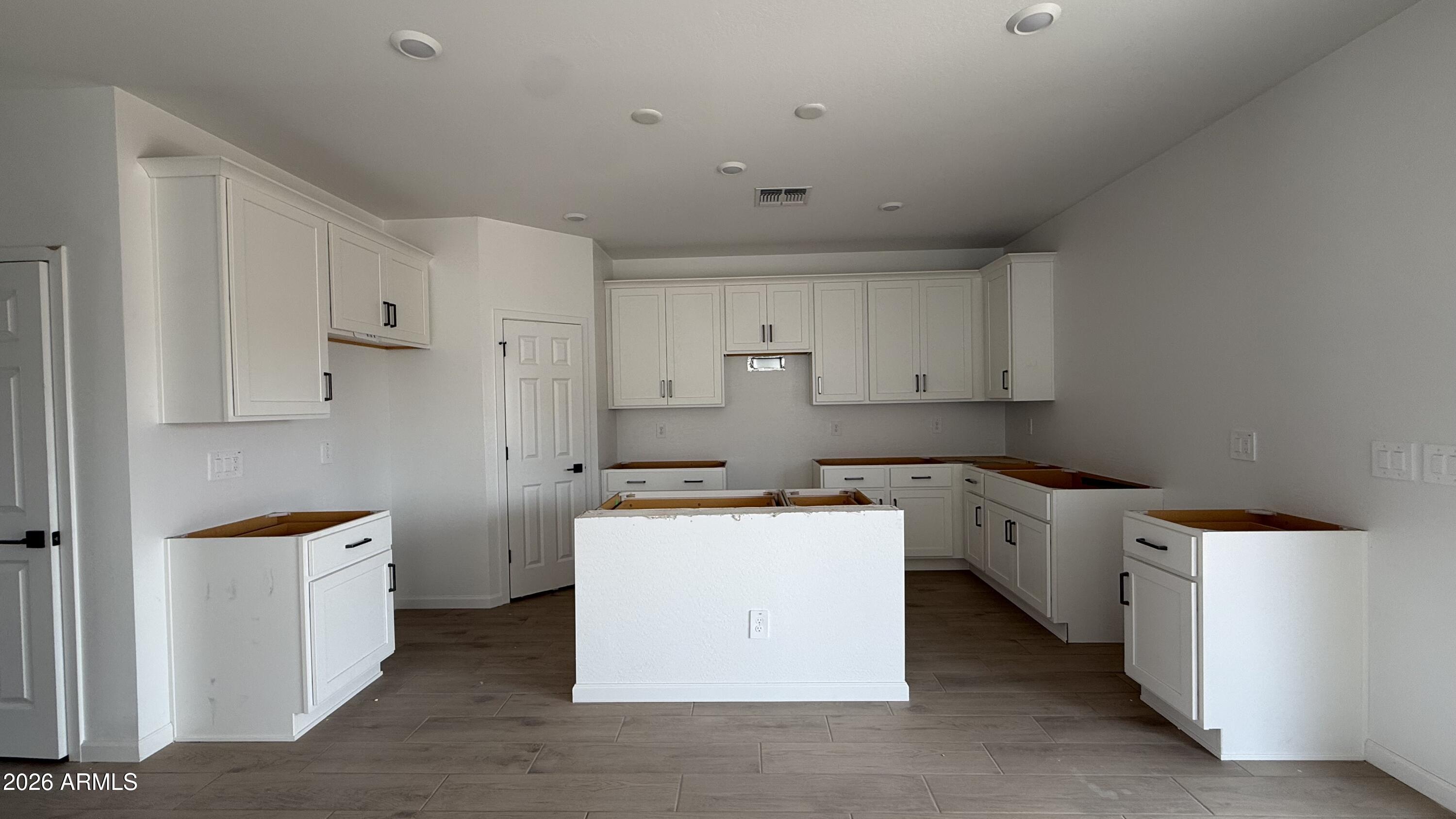 47575 W KENNER Drive