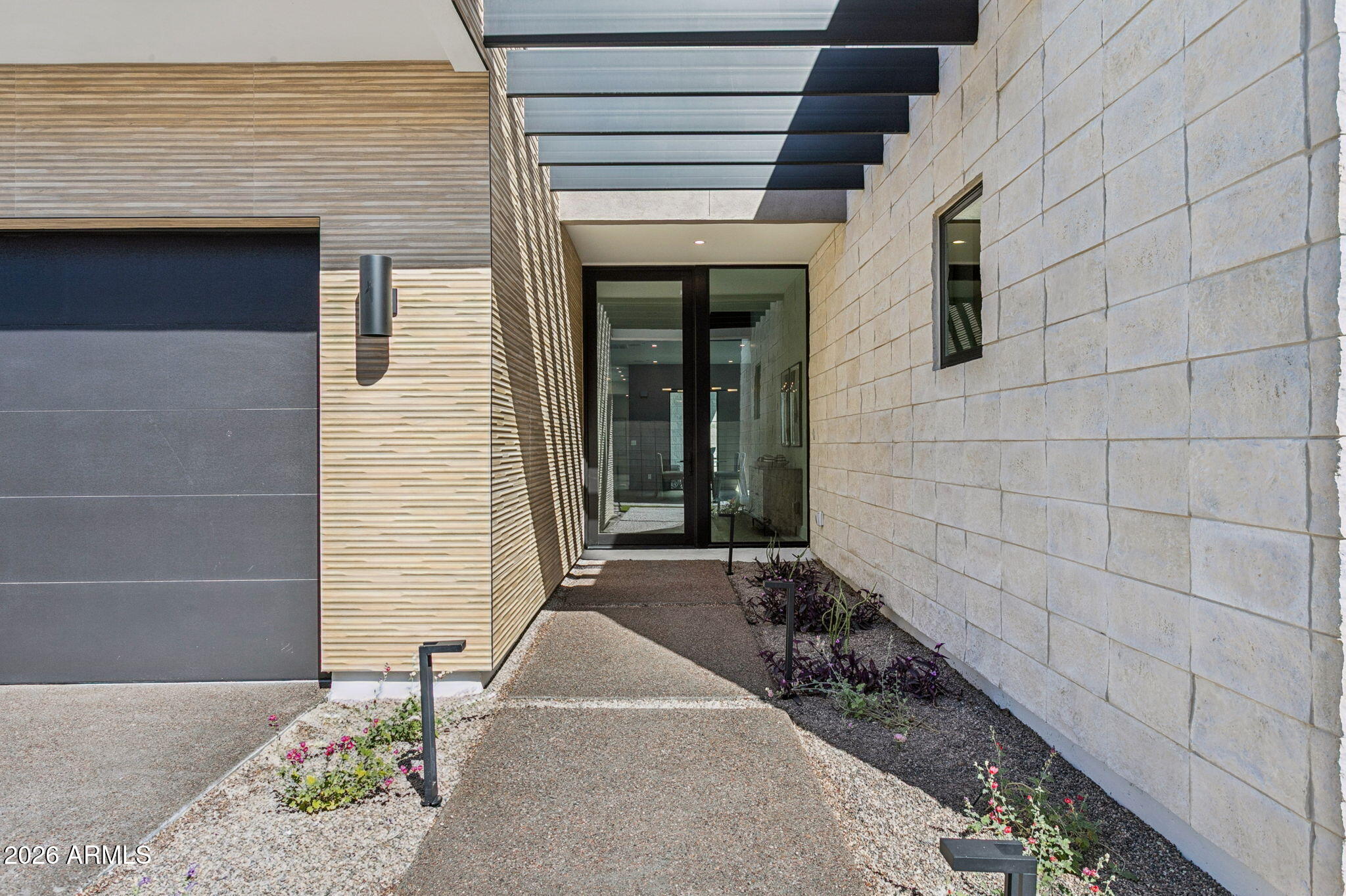 1832 E PALMAIRE Avenue