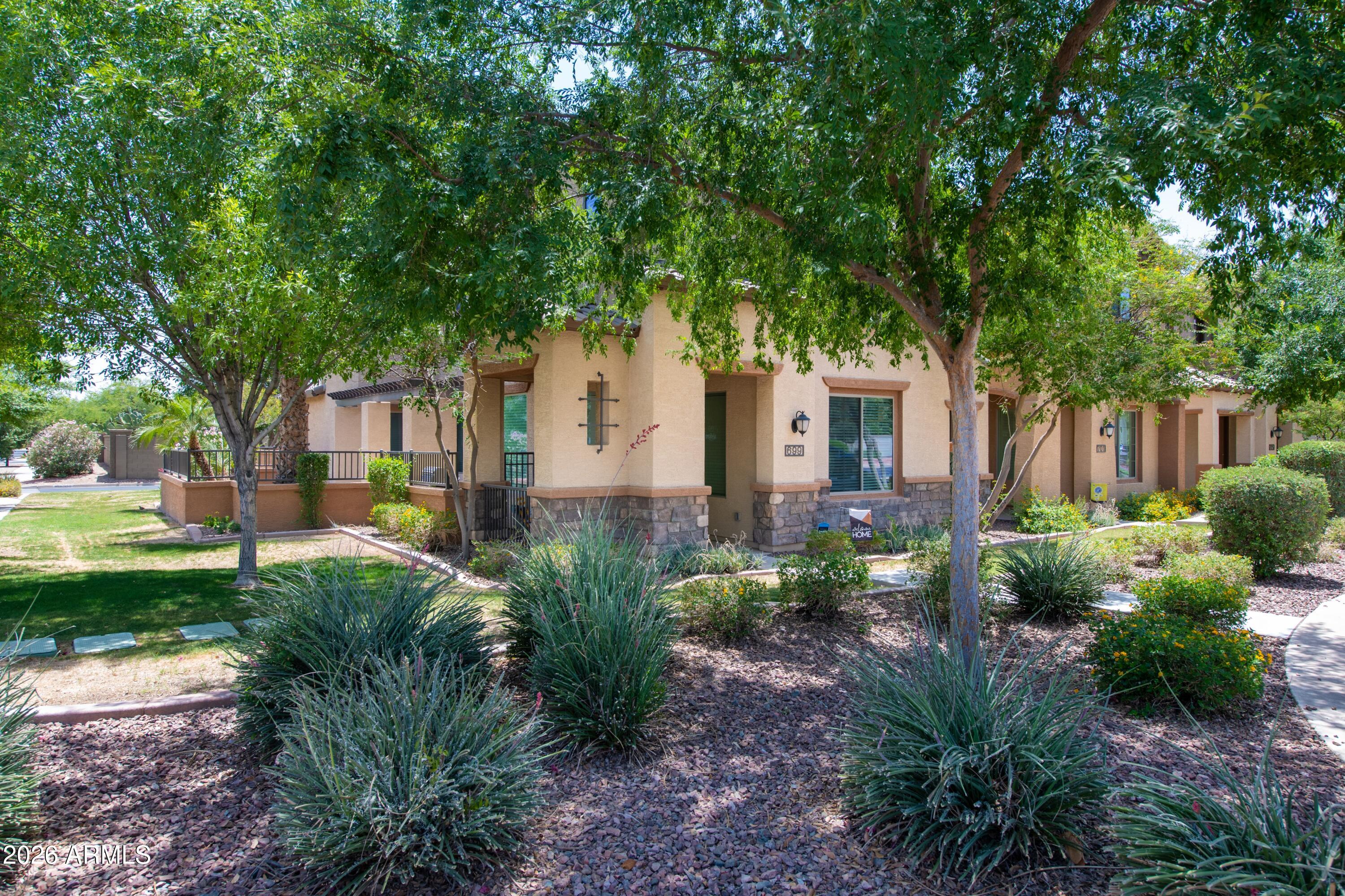 699 W VILLAGE Parkway