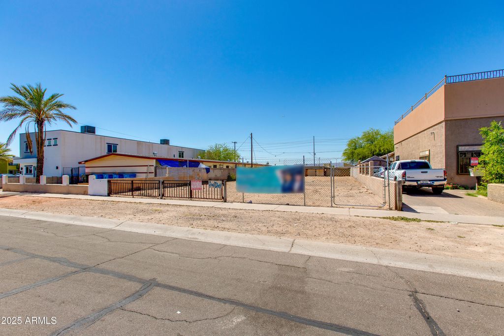 Photo of 2145 E Taylor Street #11, Phoenix, AZ 85006 (MLS # 7031370)