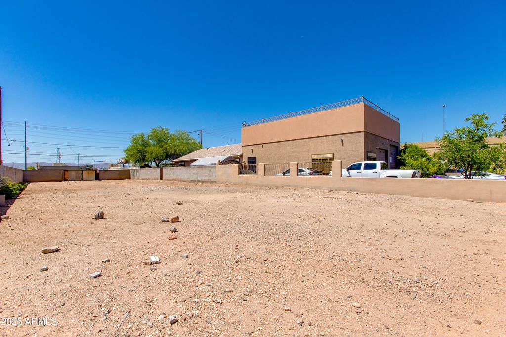Photo of 2145 E Taylor Street #11, Phoenix, AZ 85006 (MLS # 7031370)