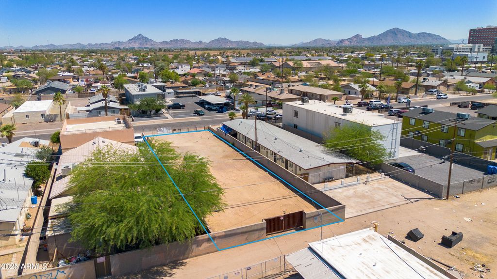 Photo of 2145 E Taylor Street #11, Phoenix, AZ 85006 (MLS # 7031370)