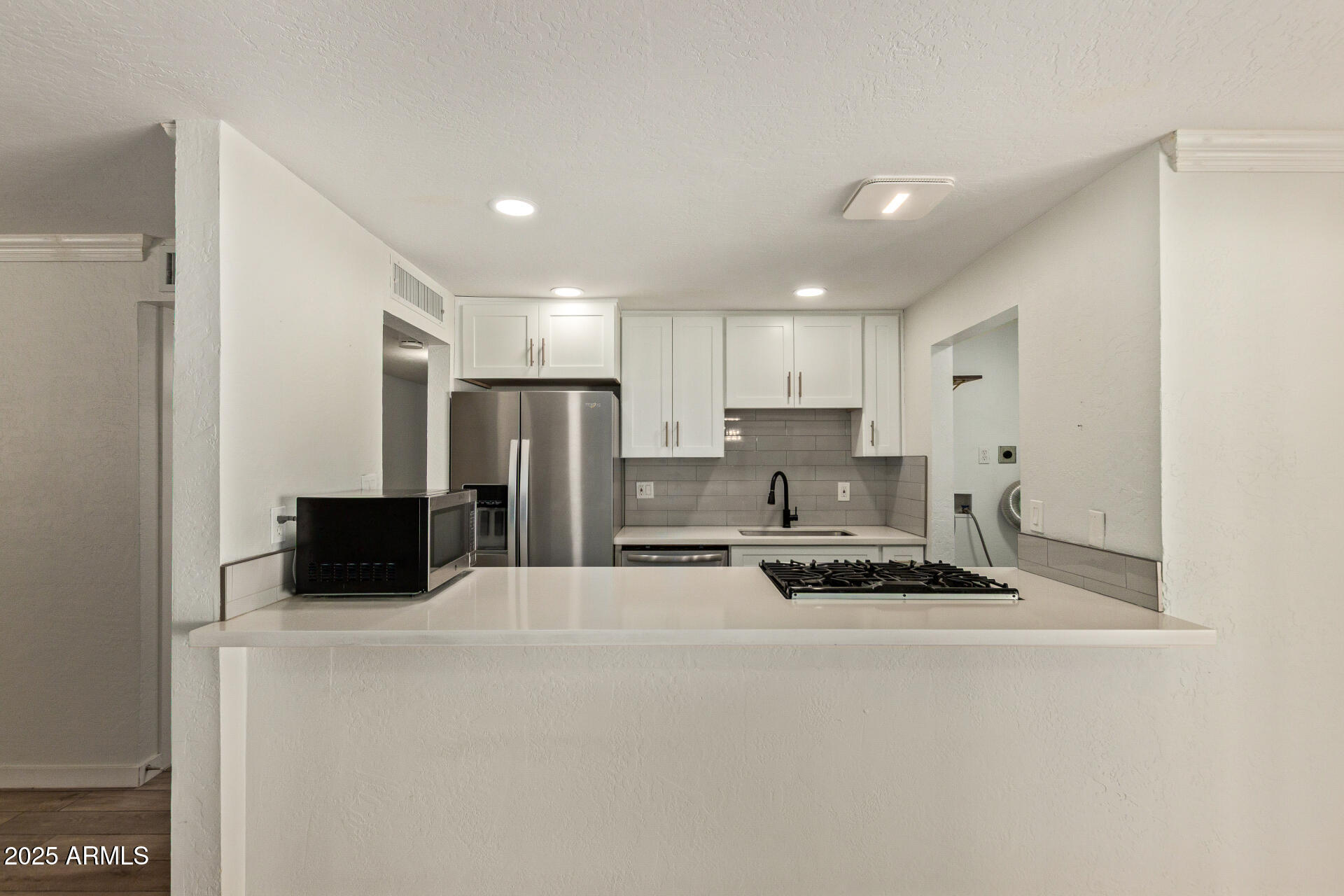 1724 W VOLTAIRE Avenue