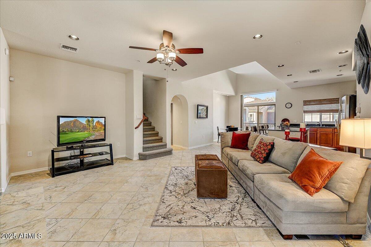 3935 E ROUGH RIDER Road 1191