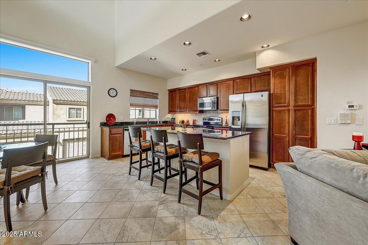 3935 E ROUGH RIDER Road 1191