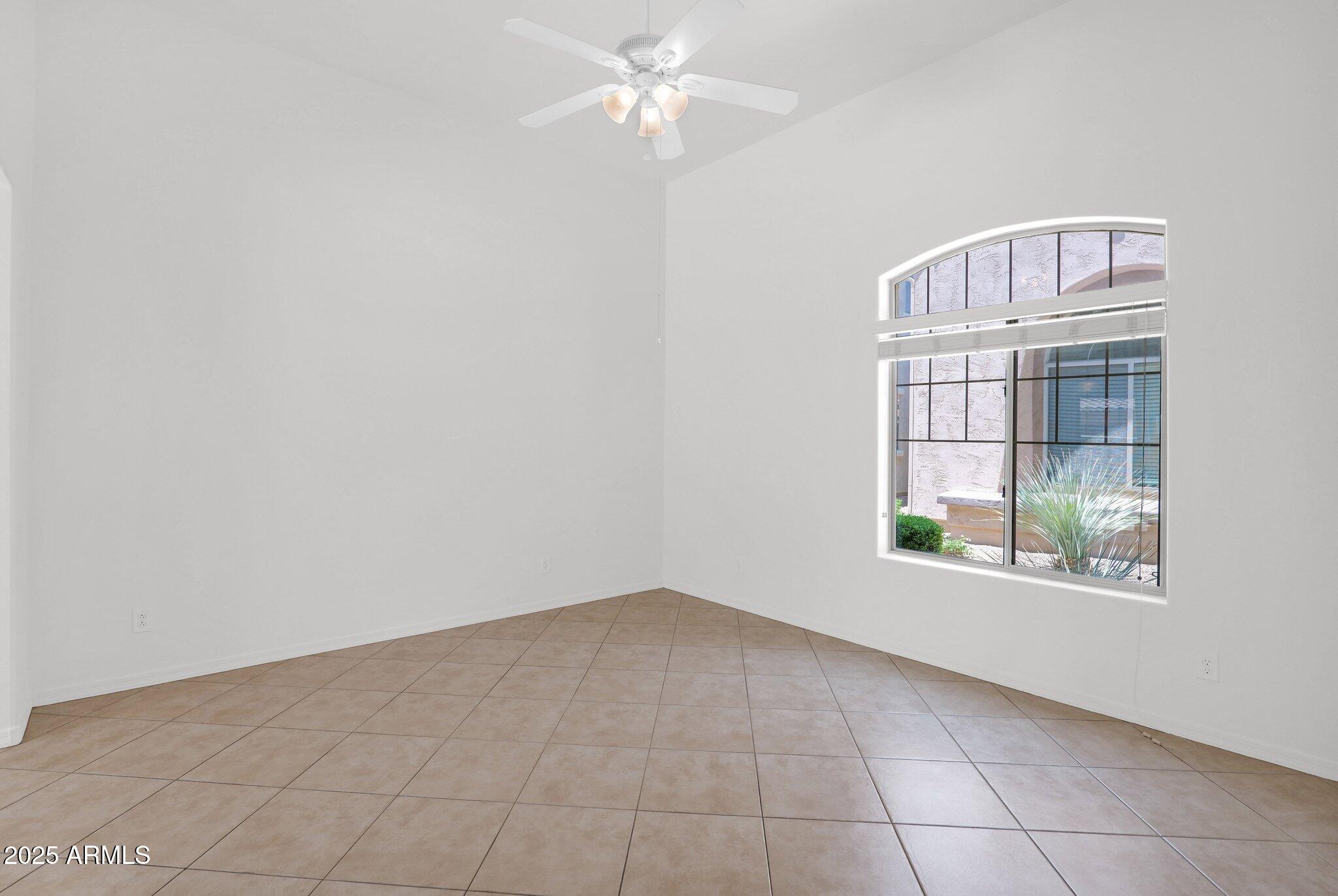 3977 E CAT BALUE Drive