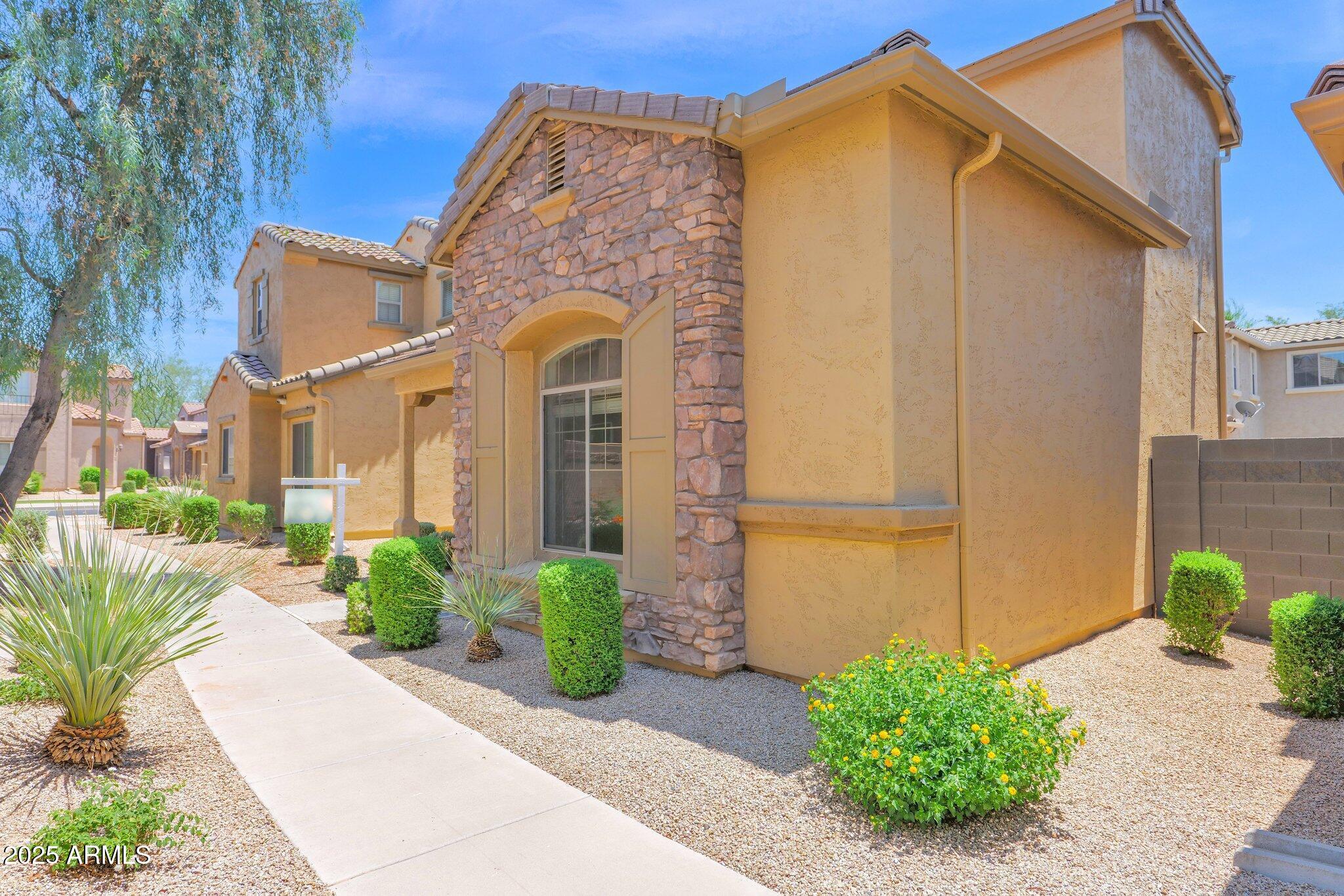 3977 E CAT BALUE Drive