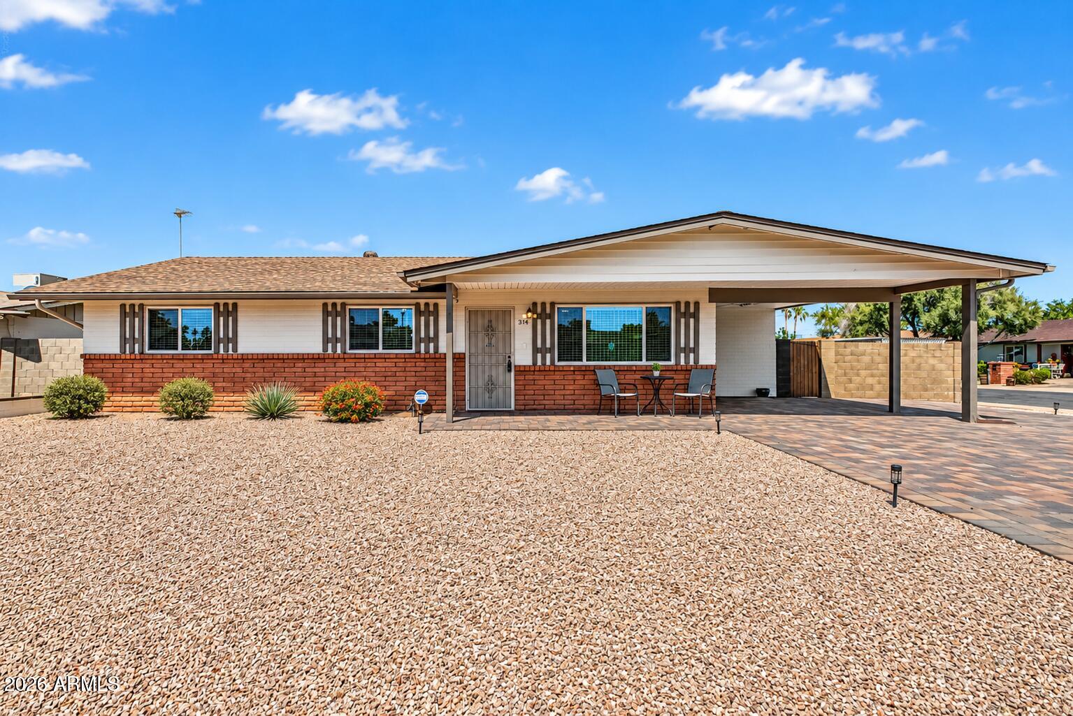 314 W PINON Avenue