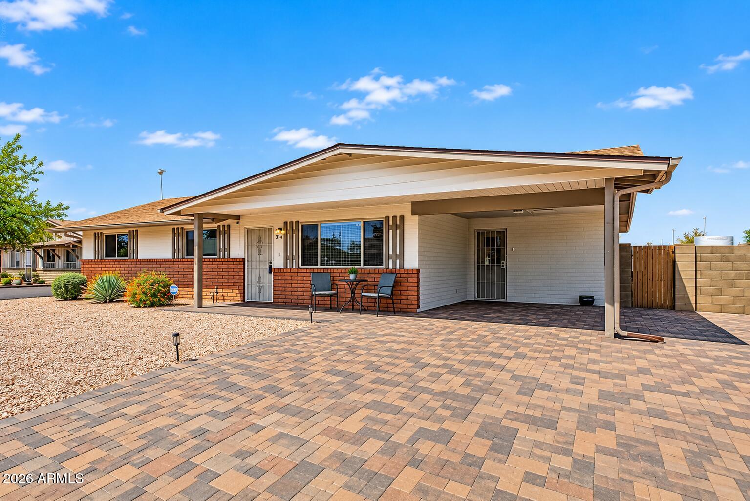 314 W PINON Avenue