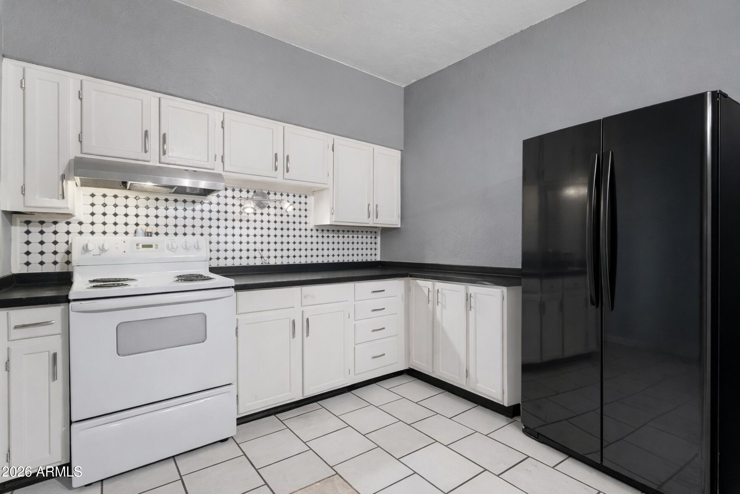 355 E THOMAS Road B208