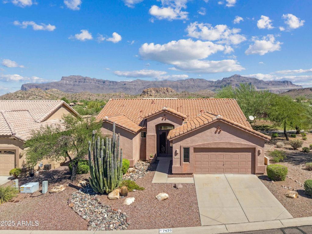 Photo of 7420 E Desert Spoon Lane, Gold Canyon, AZ 85118 (MLS # 6928071)