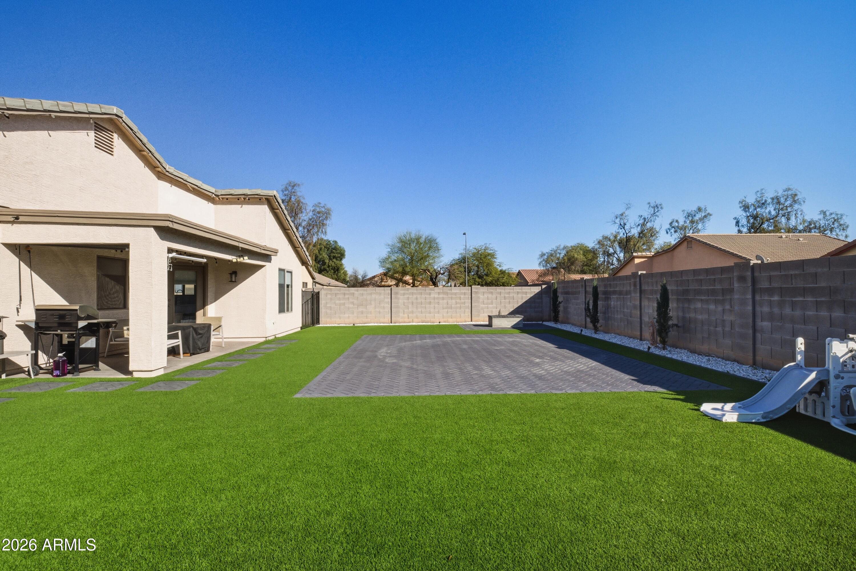 8409 W PINCHOT Avenue