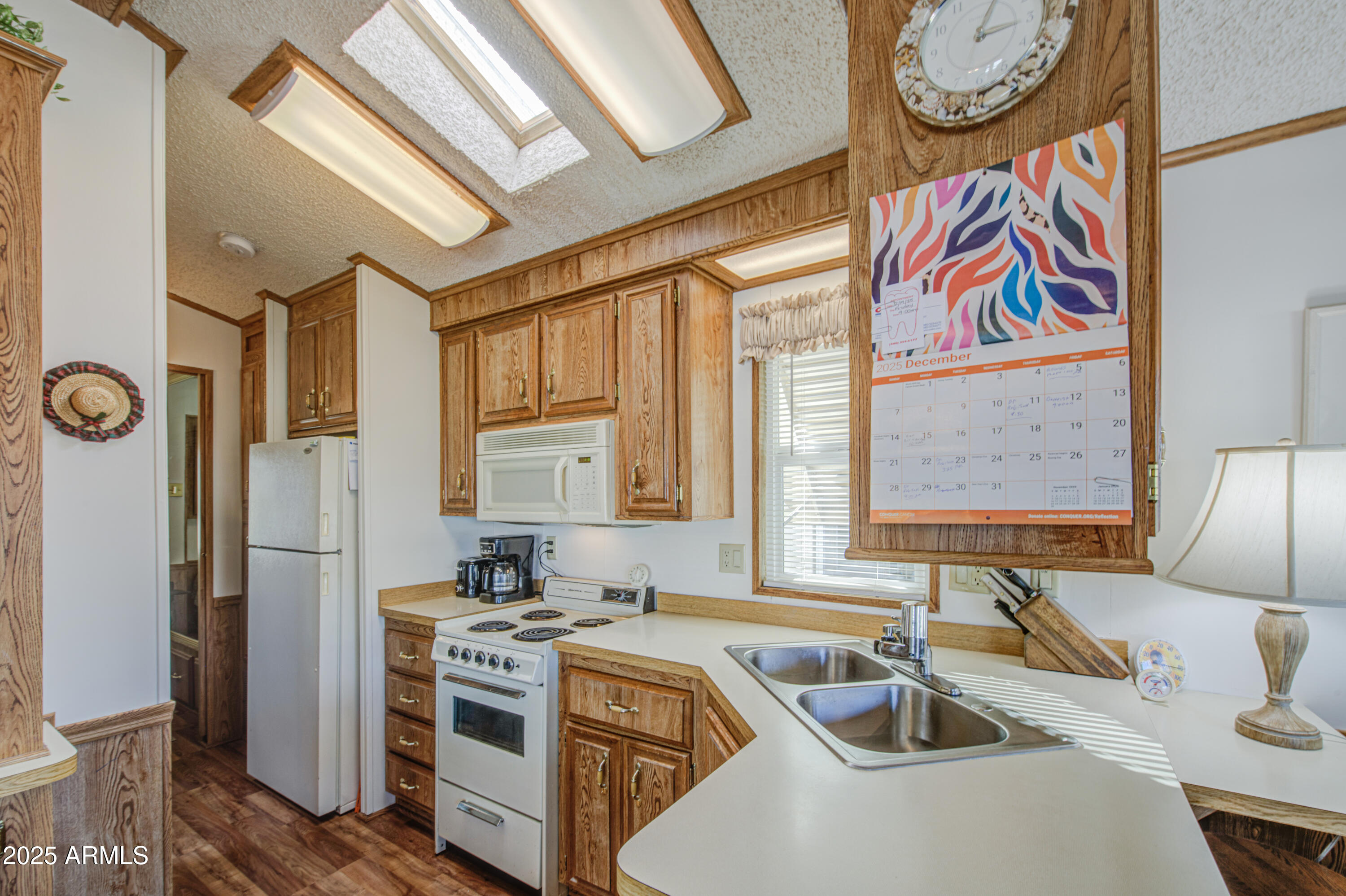 7750 E BROADWAY Road 832