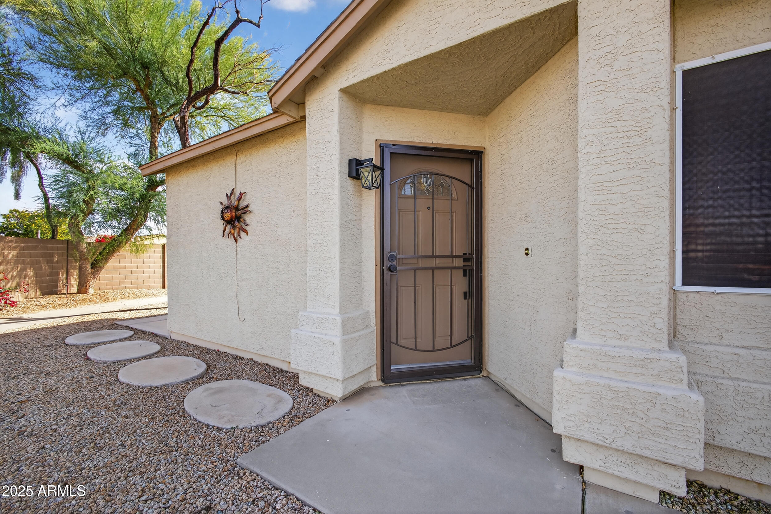 6831 S OAKMONT Drive