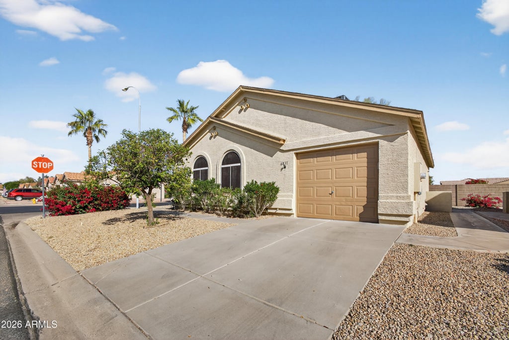 Photo of 6831 S Oakmont Drive, Chandler, AZ 85249 (MLS # 7040521)