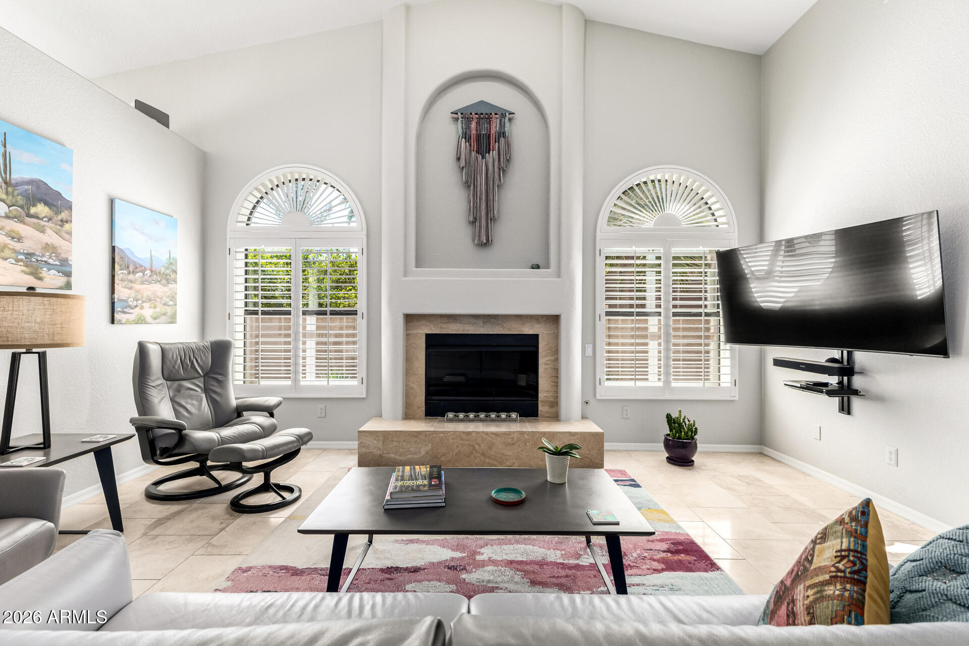 3943 N Santiago Street