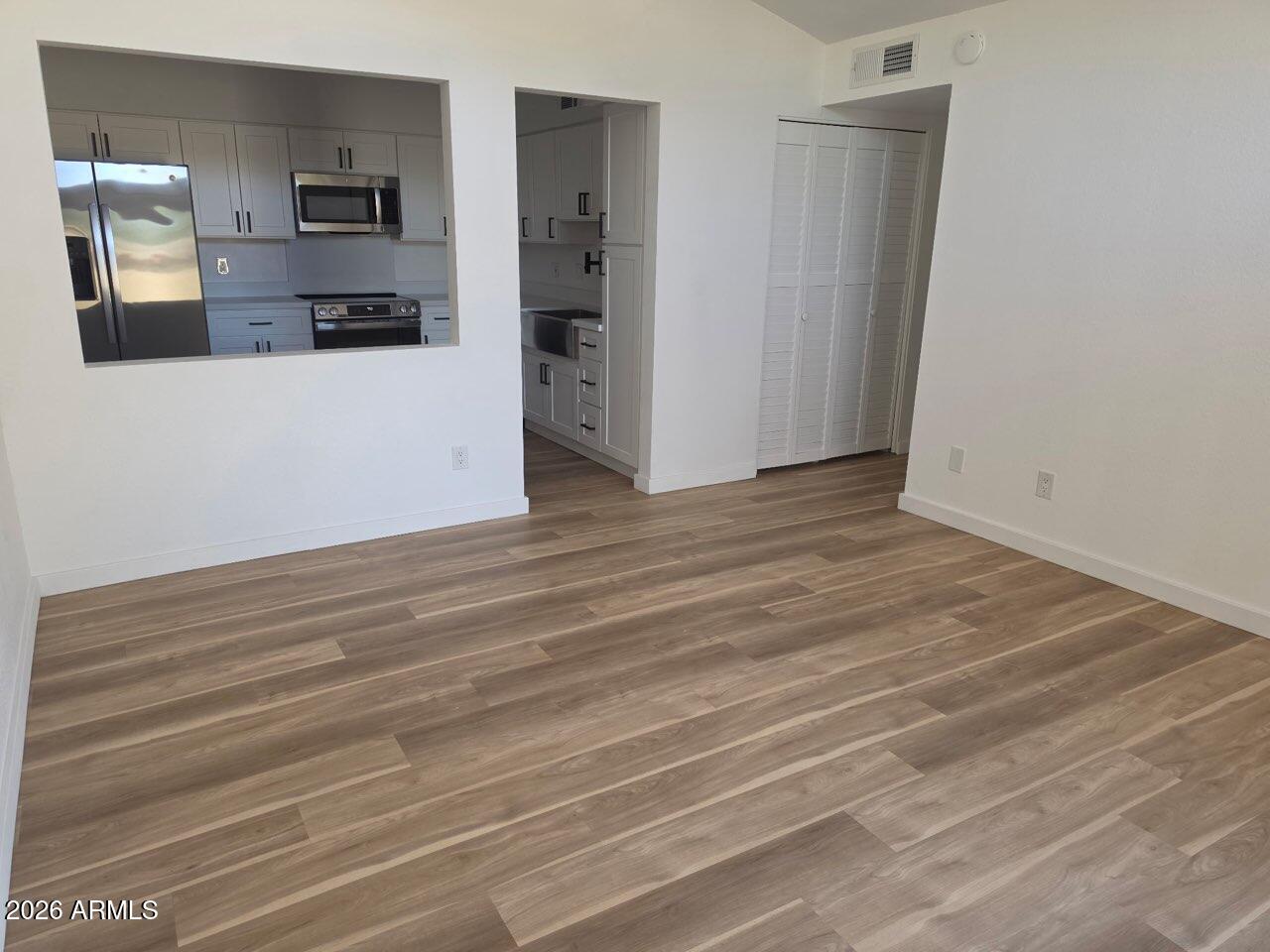 525 N MAY Street 9