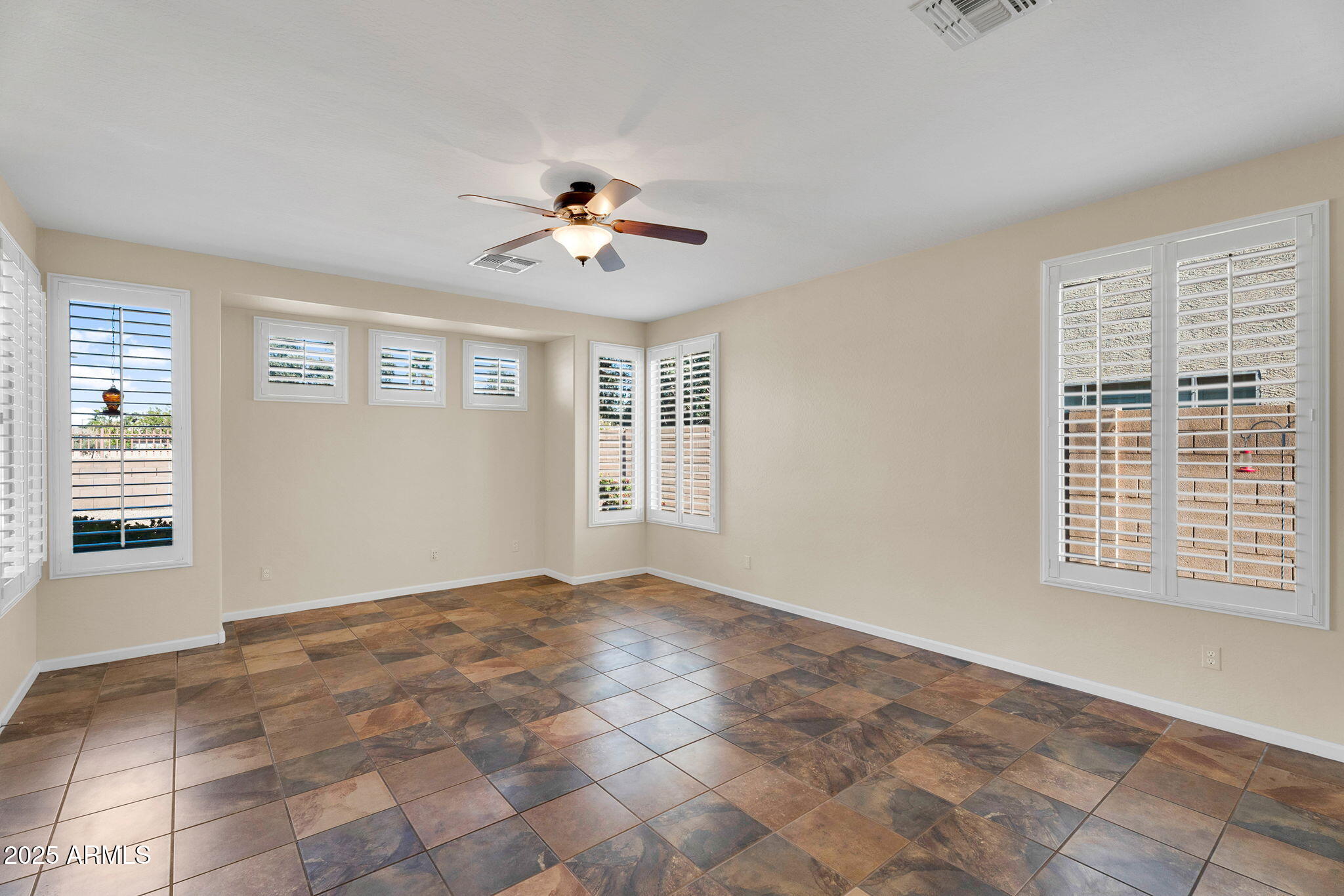 3586 E RIOPELLE Court