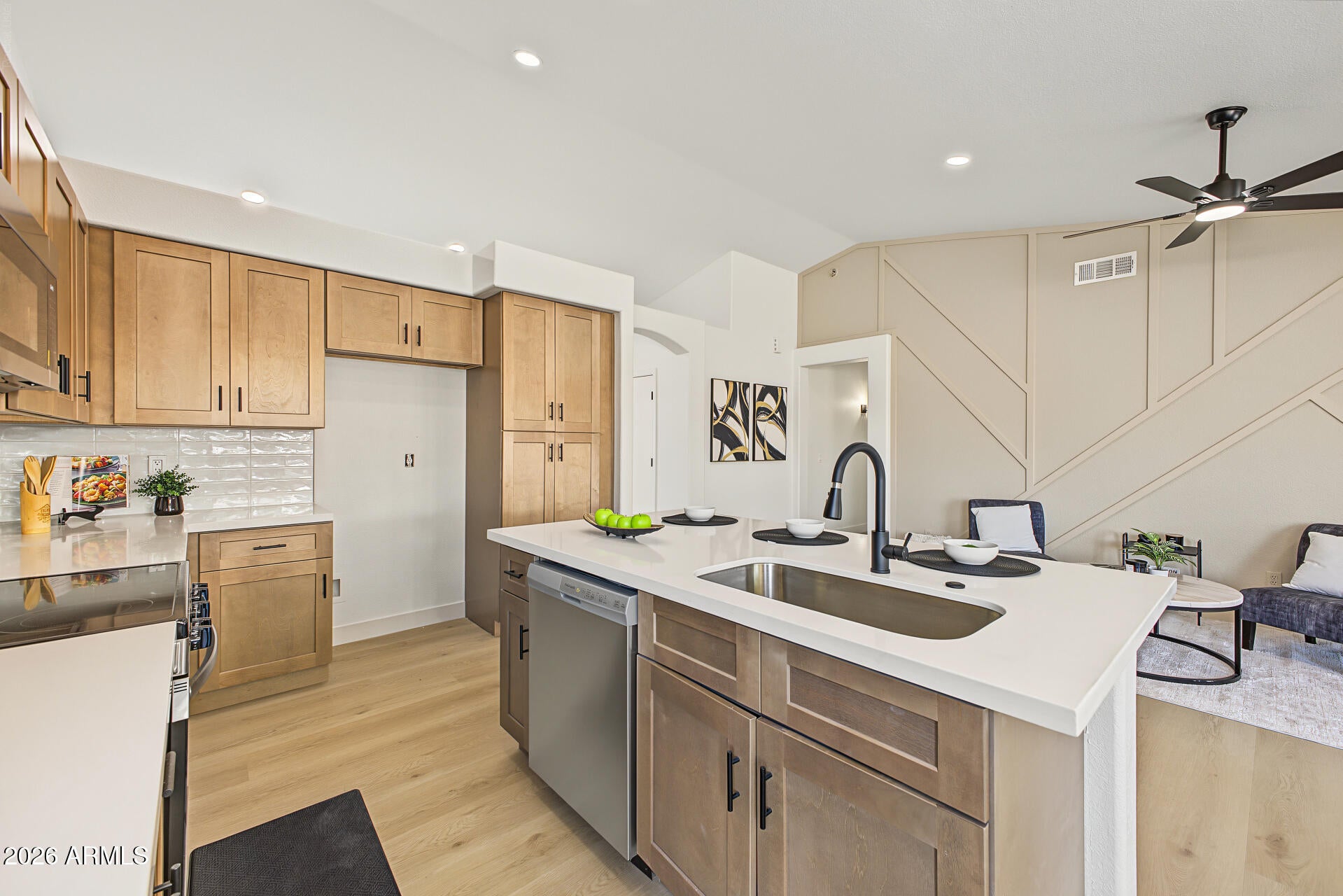 14904 W HONEYSUCKLE Lane
