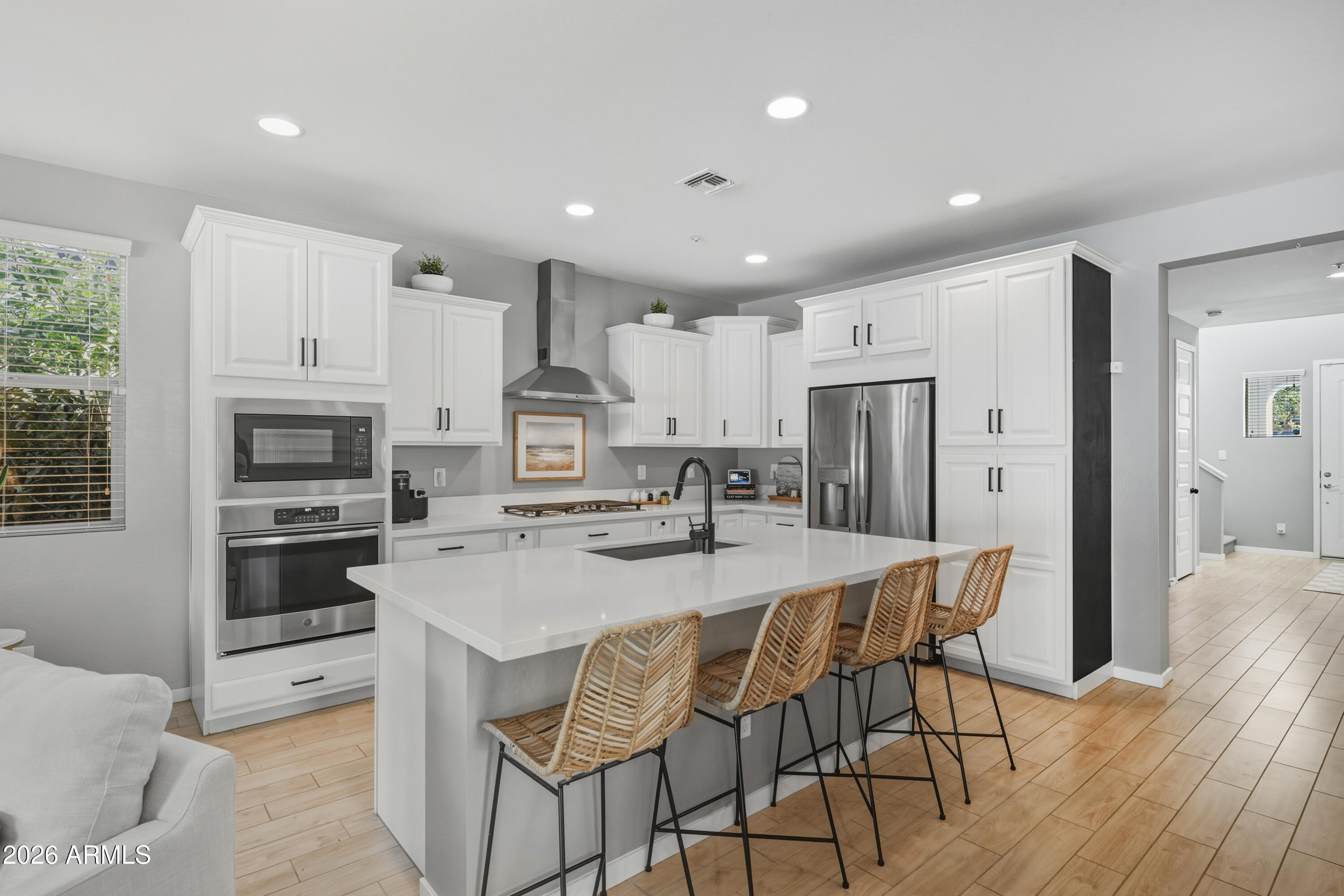 3846 E LOMA VISTA Street