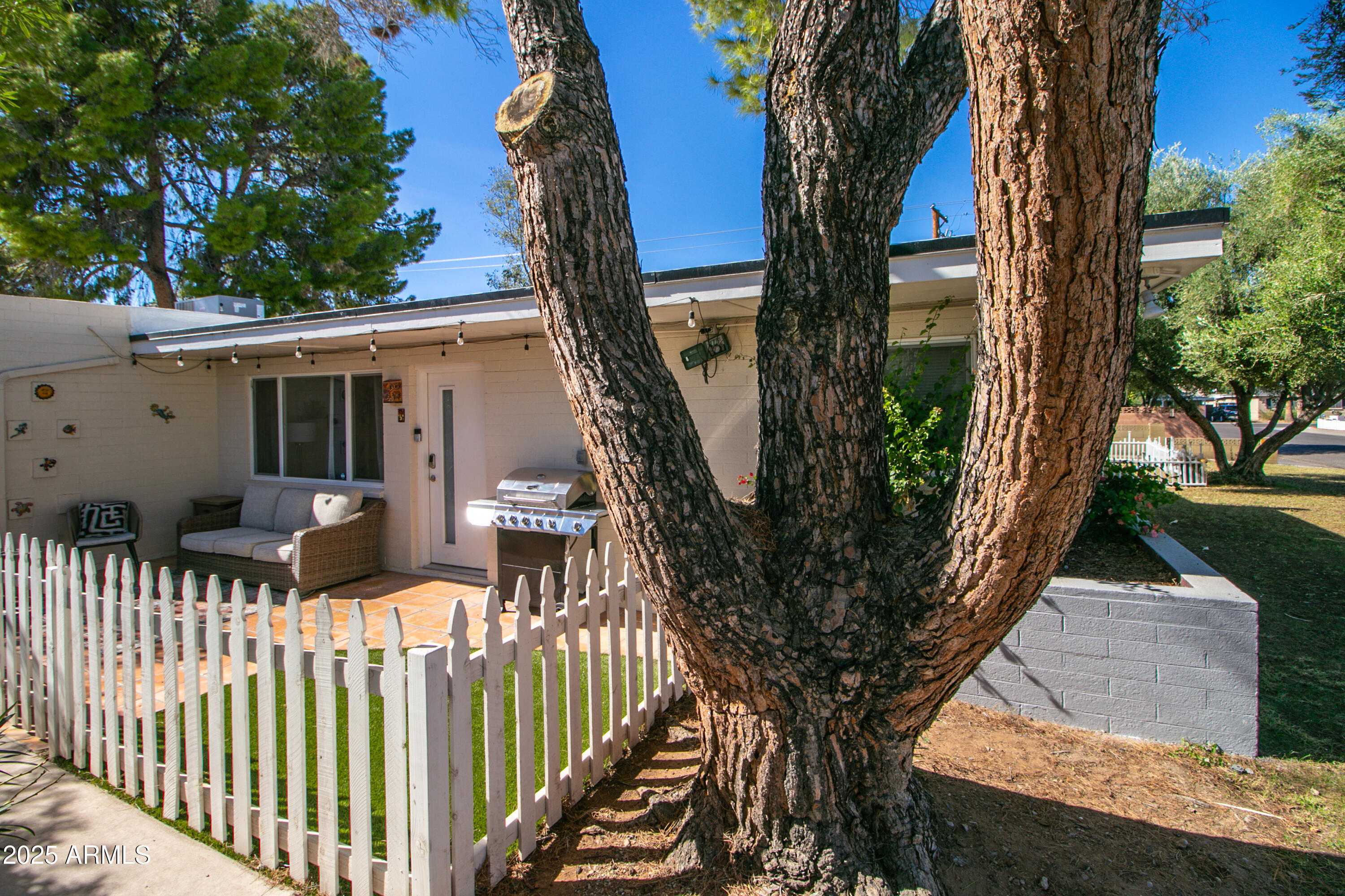 3511 E Montecito Avenue Apt 3