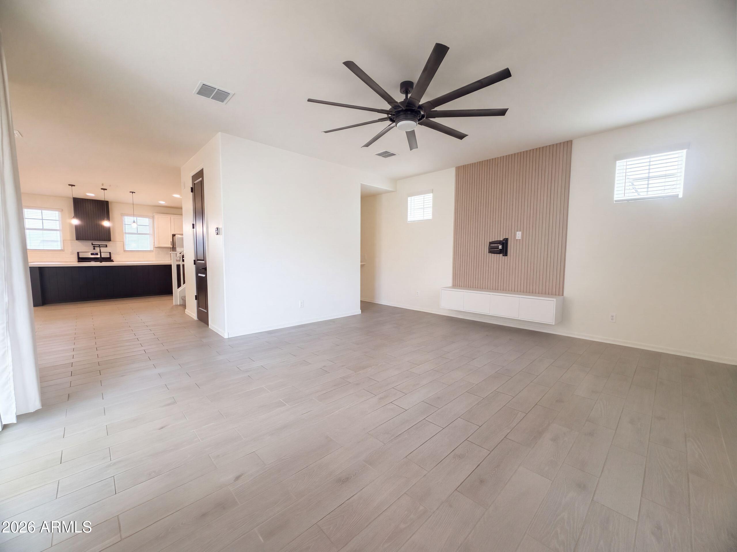781 W FLINTLOCK Way