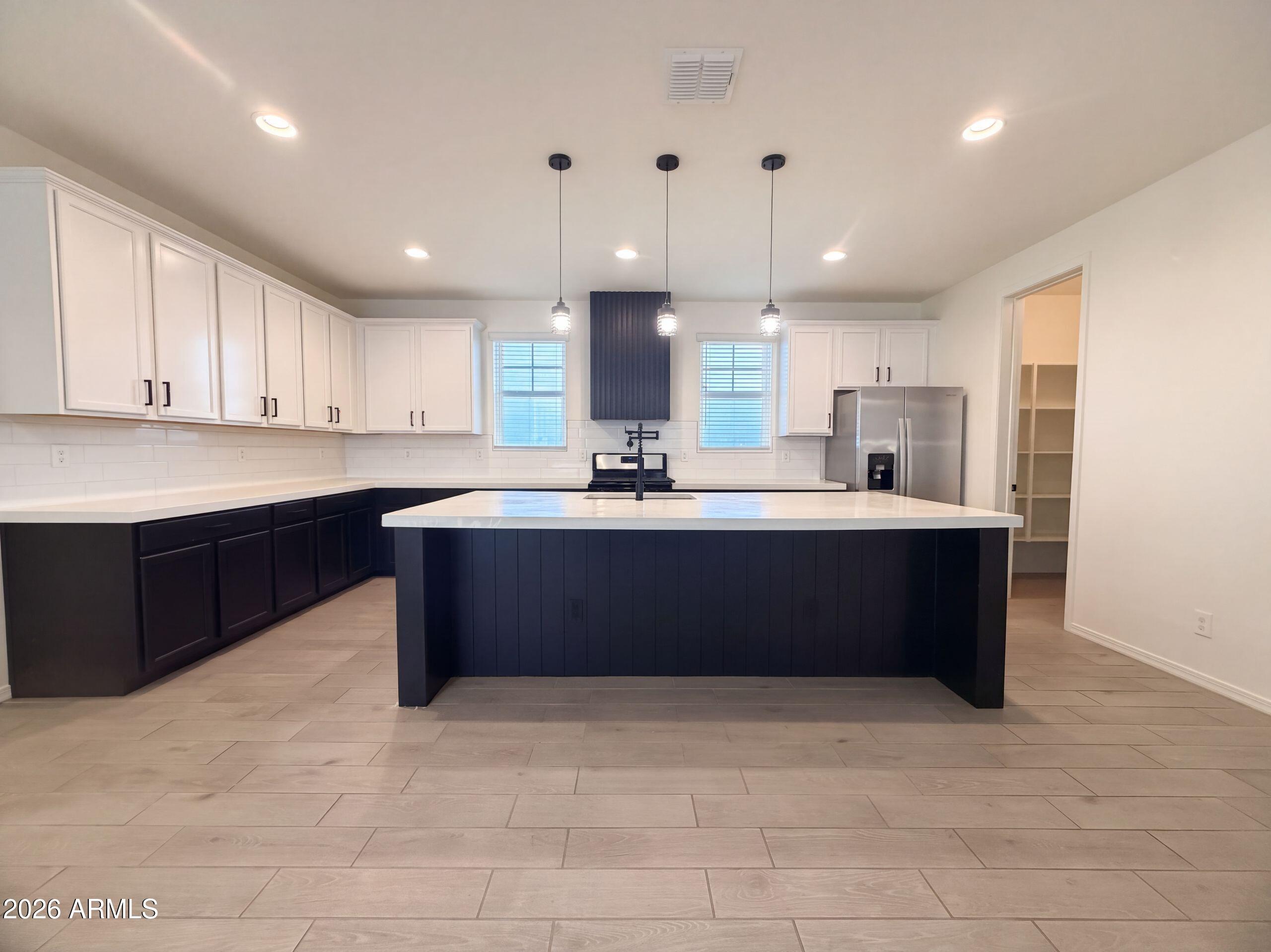 781 W FLINTLOCK Way