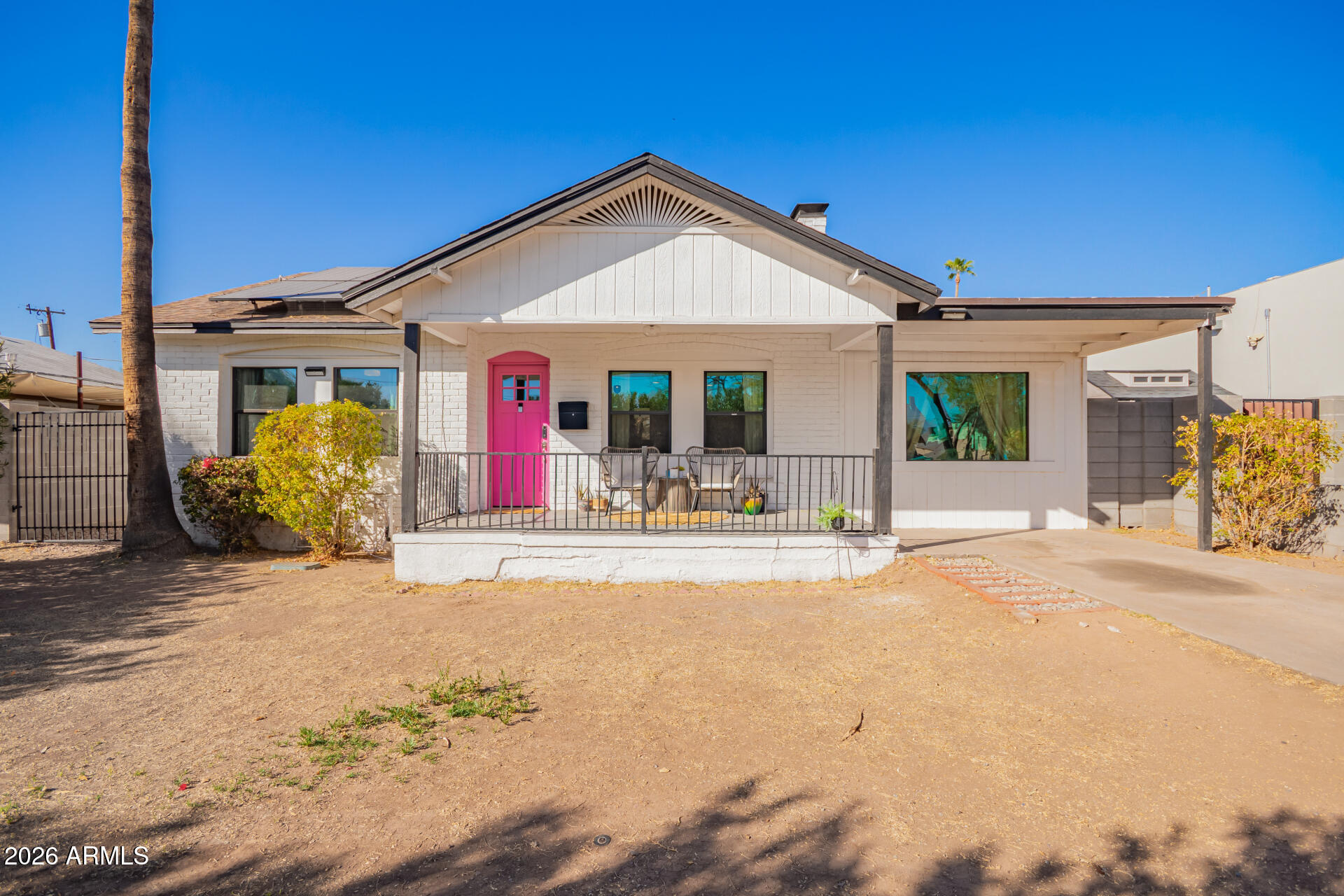 2320 E HARVARD Street