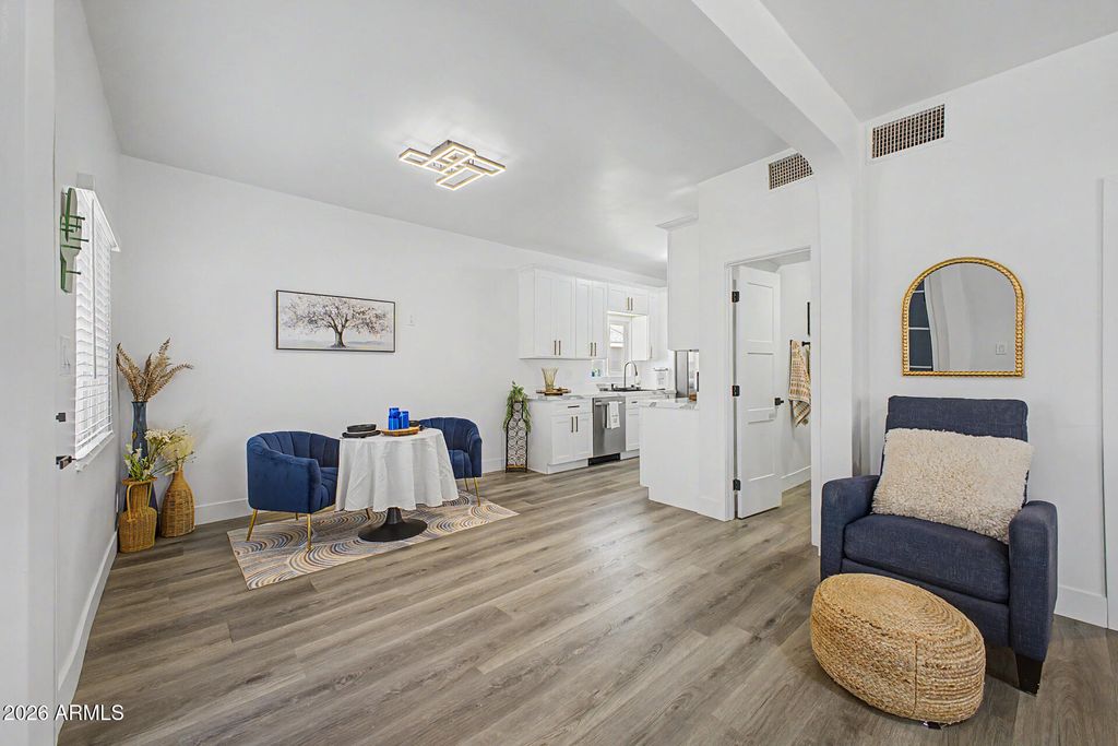 Photo of 1335 E Moreland Street, Phoenix, AZ 85006 (MLS # 7022778)