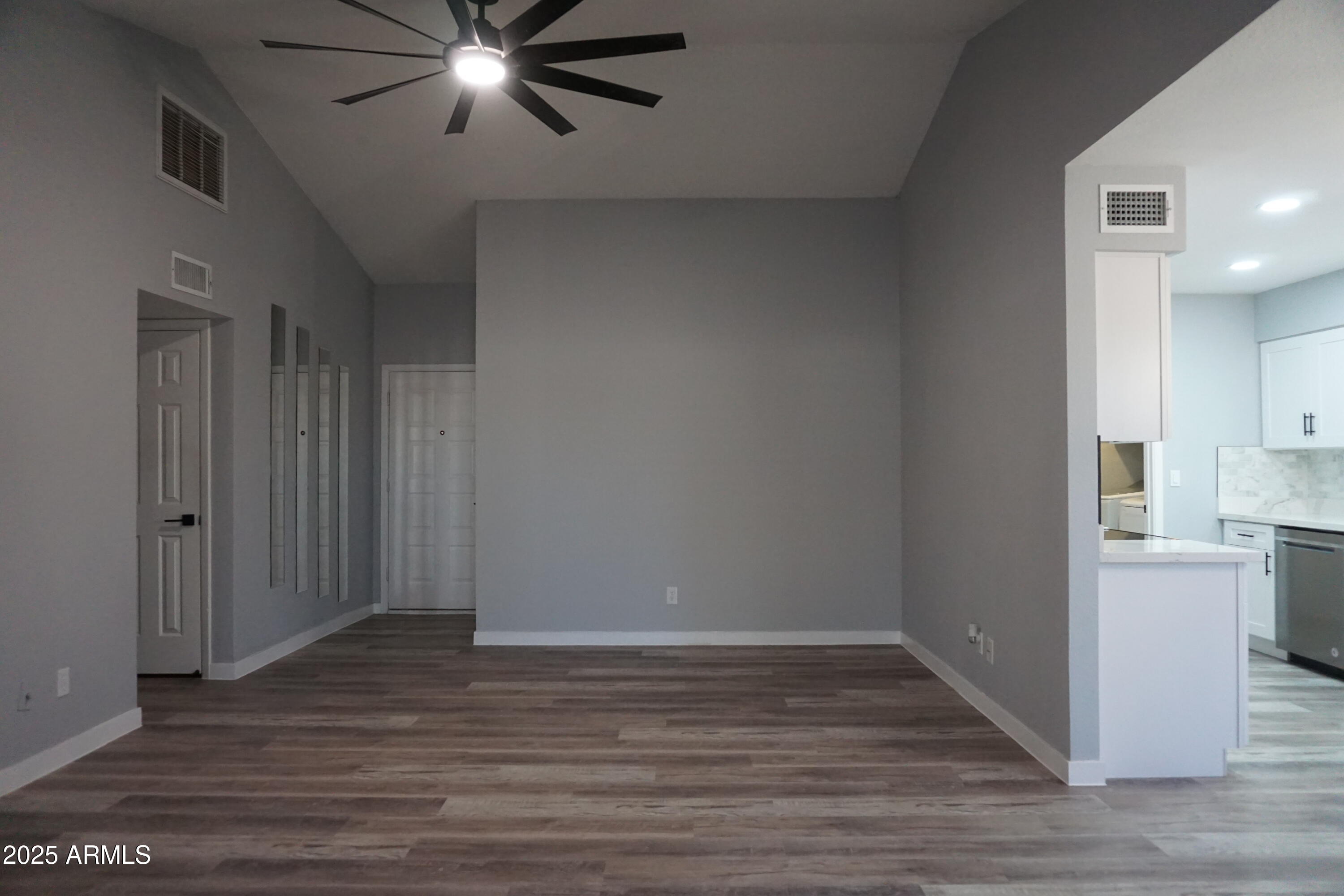 7044 W CAMERON Drive