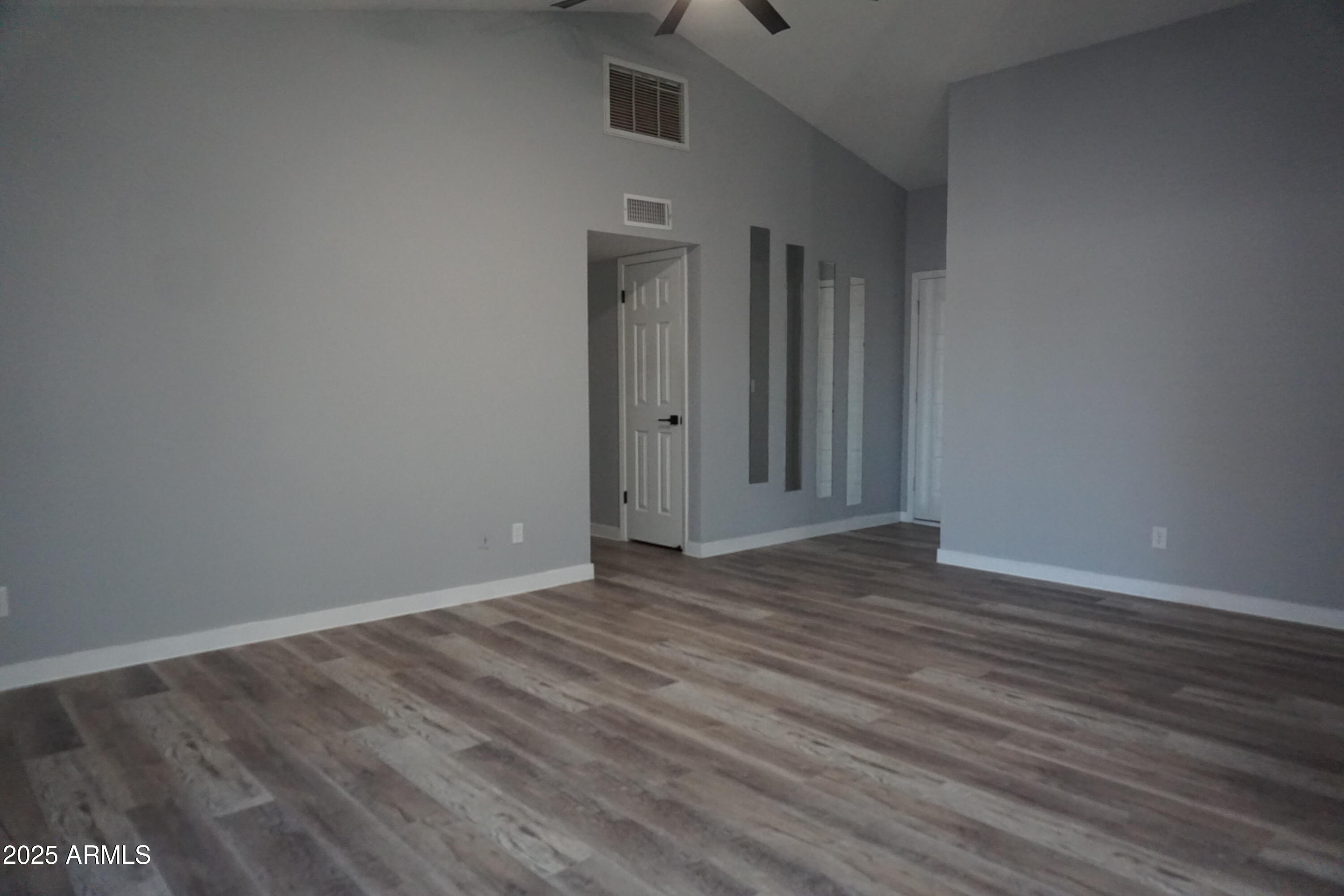 7044 W CAMERON Drive