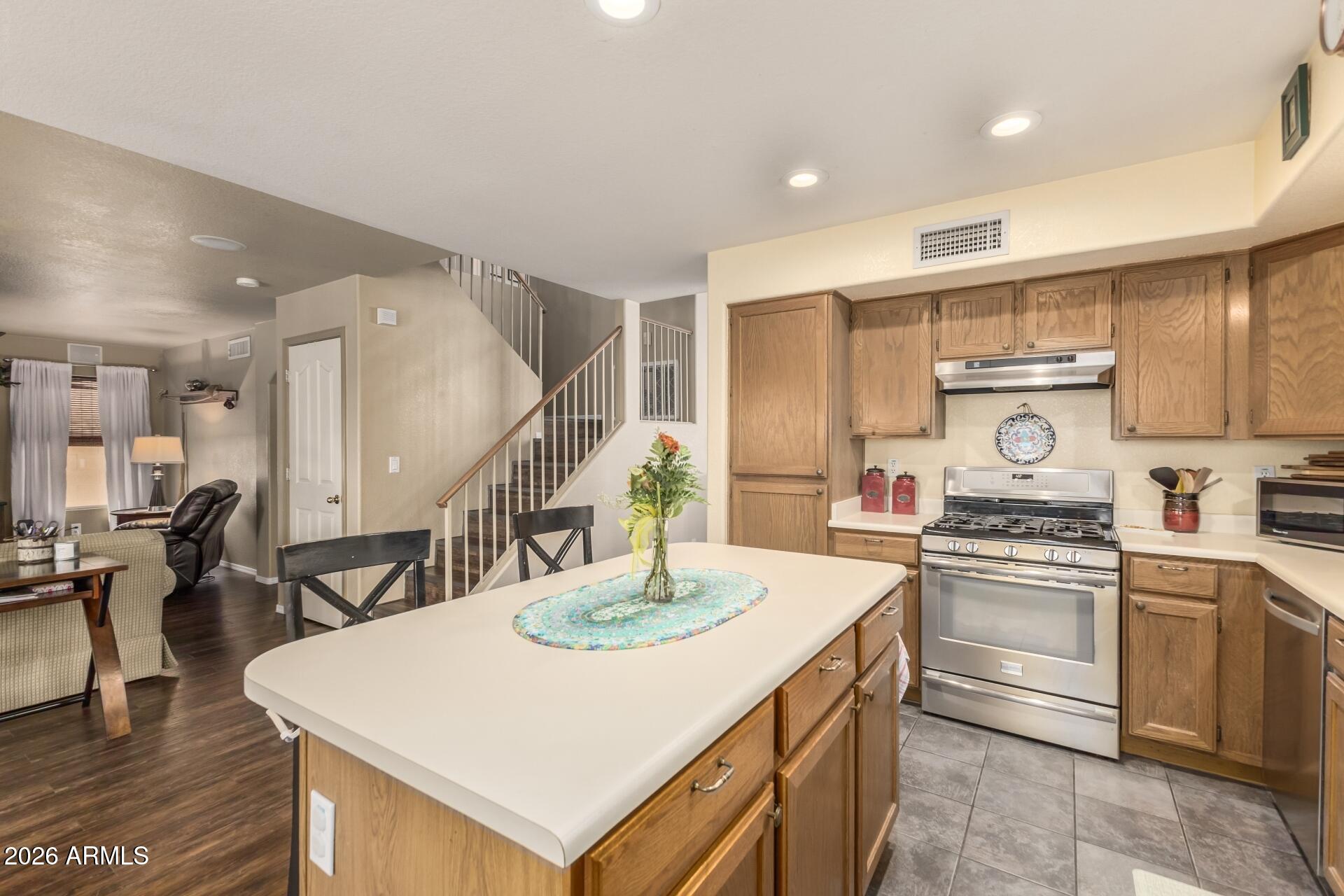 1495 E CHEYENNE Street