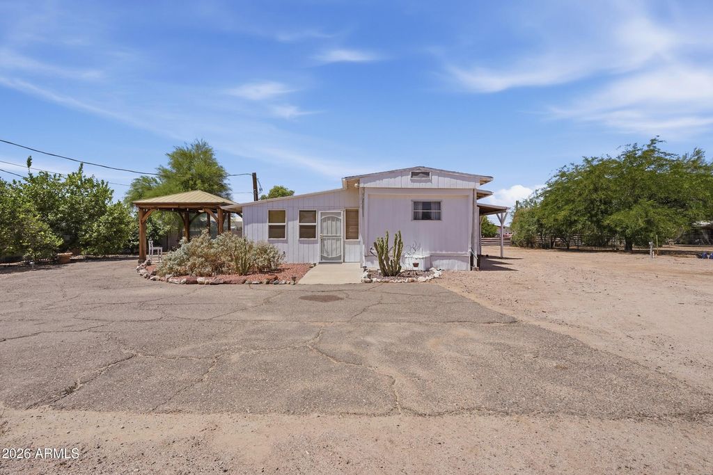 Photo of 1918 N Warner Drive, Apache Junction, AZ 85120 (MLS # 7020344)