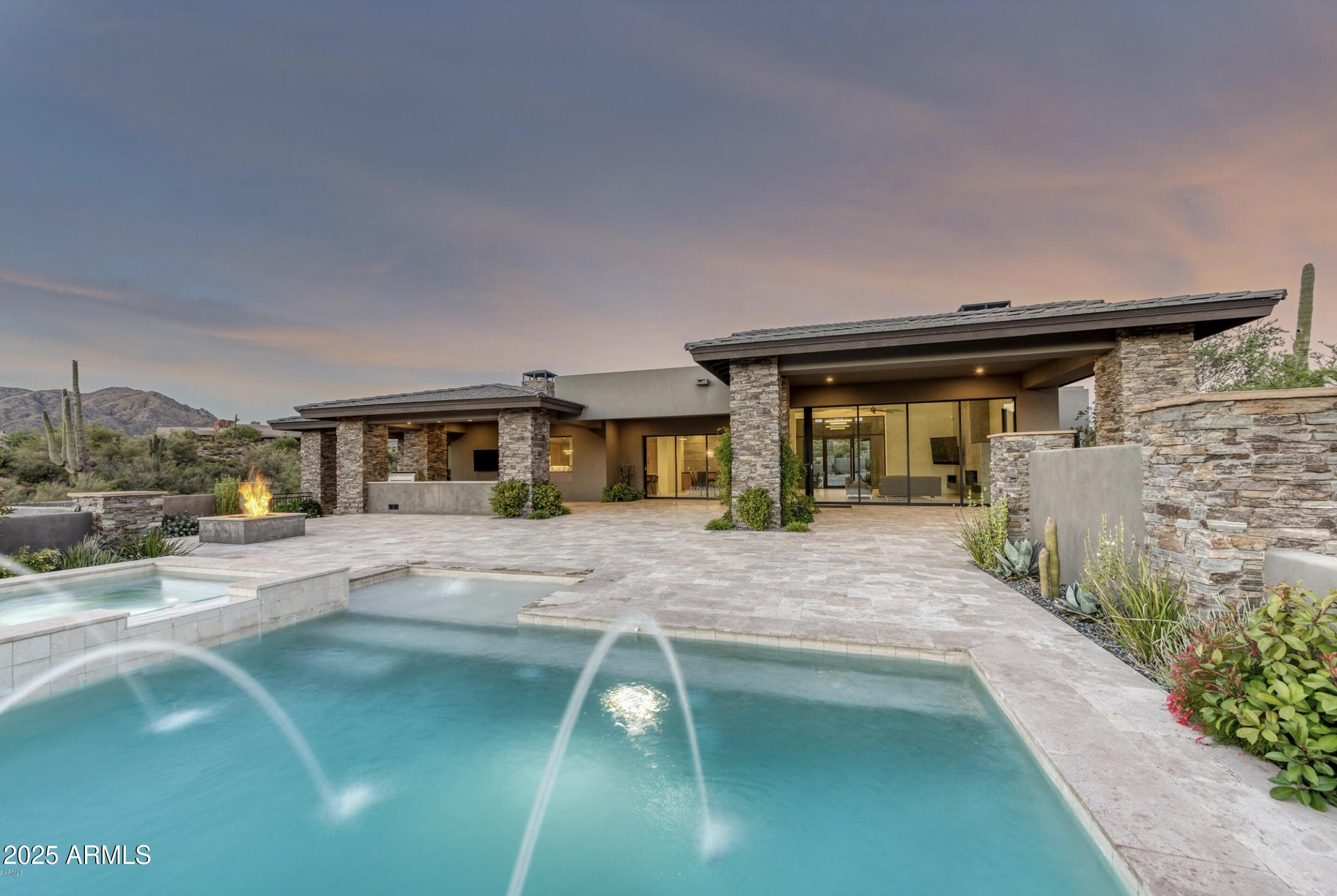 9898 E FILAREE Lane