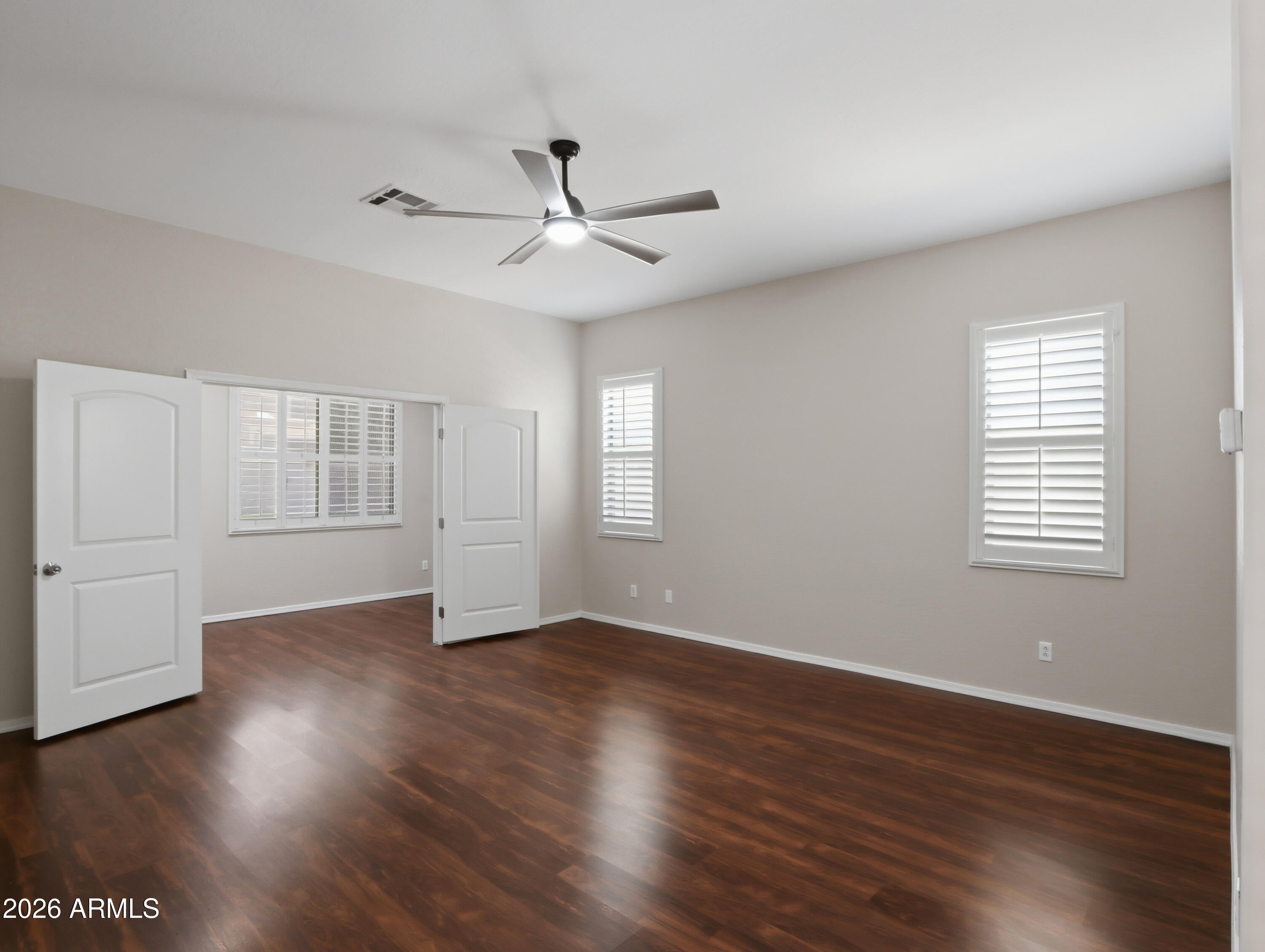 2406 W DESPERADO Way