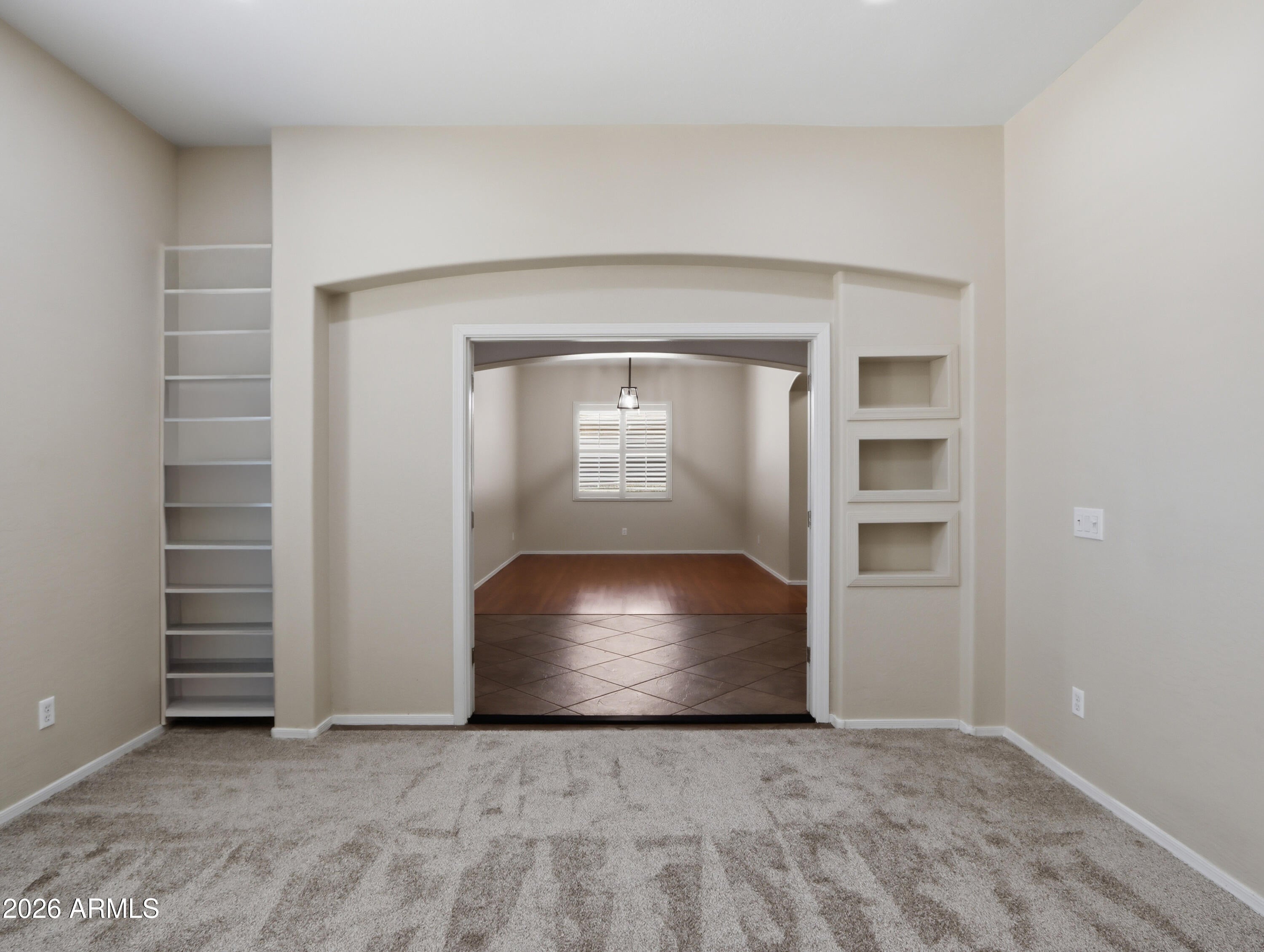 2406 W DESPERADO Way