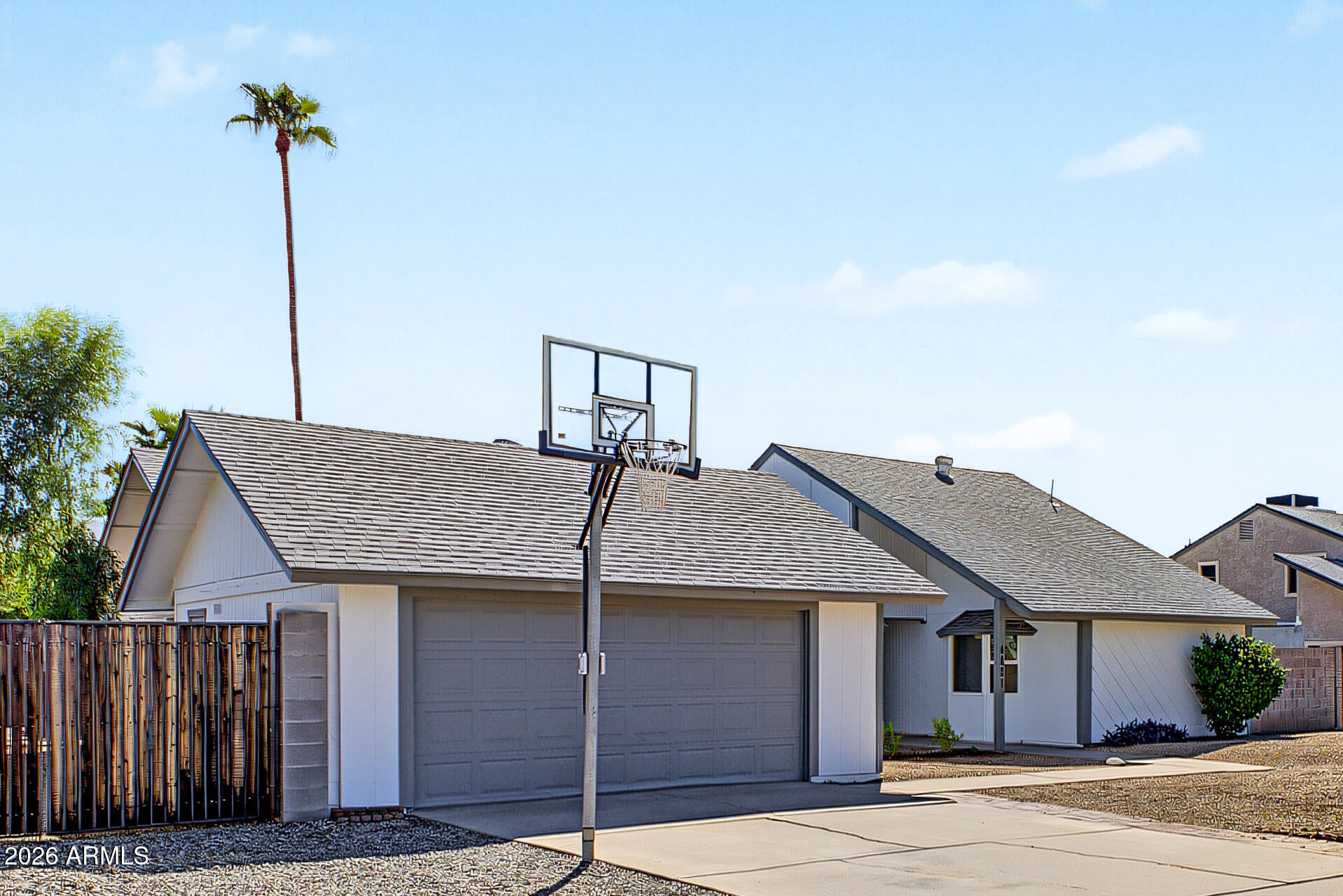 4401 W GELDING Drive
