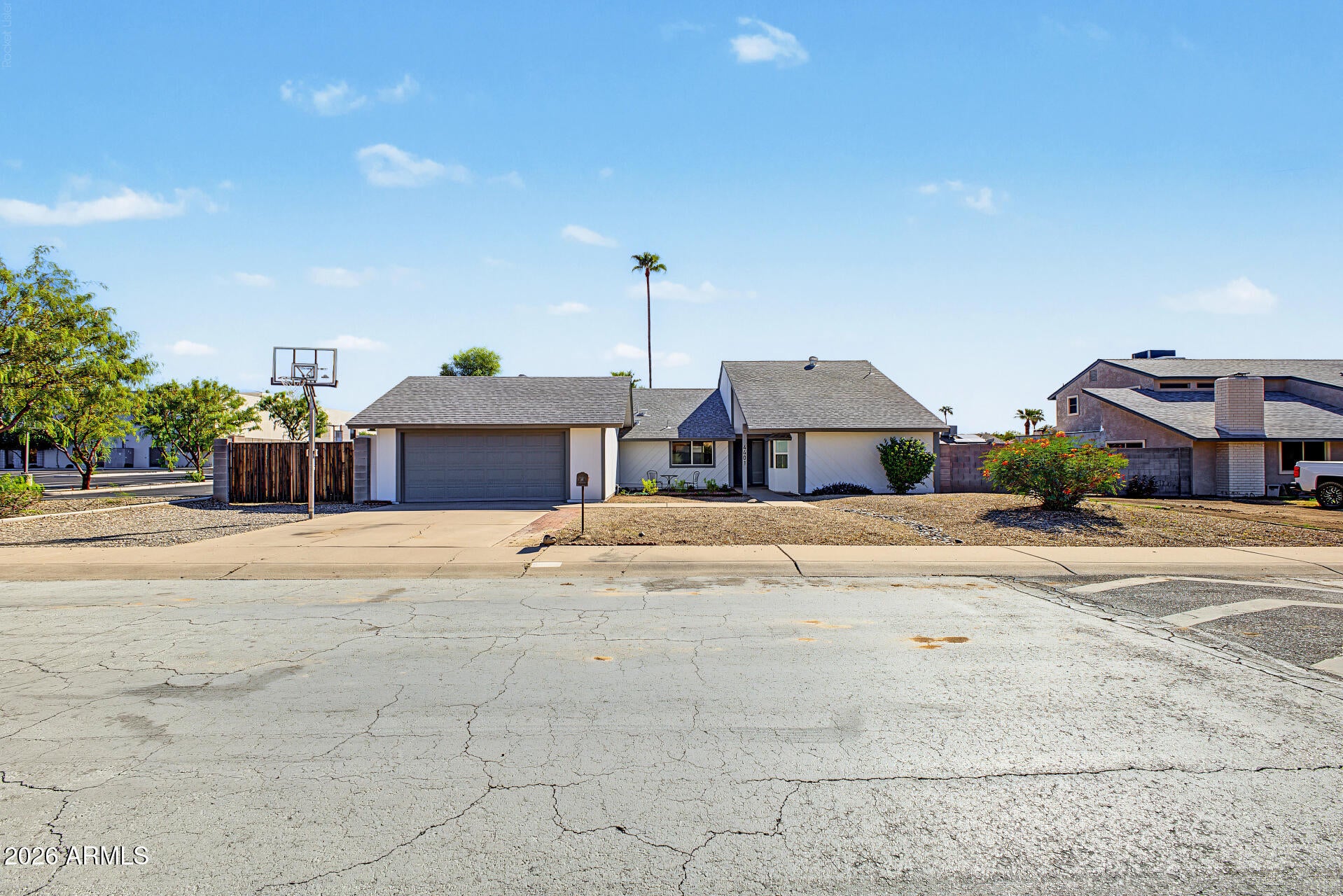4401 W GELDING Drive