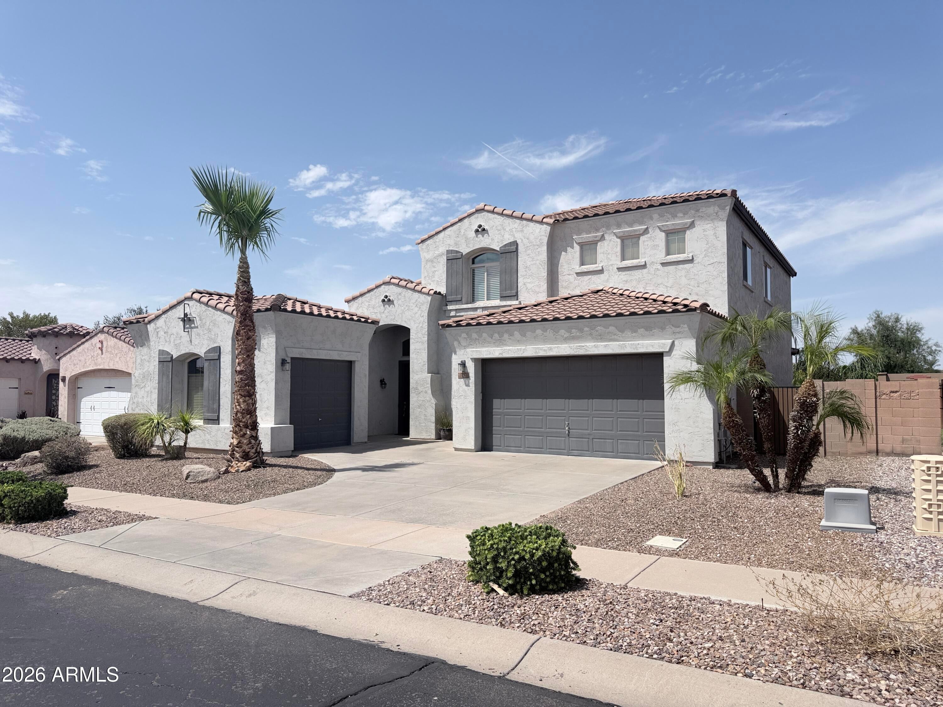752 E Torrey Pines Place