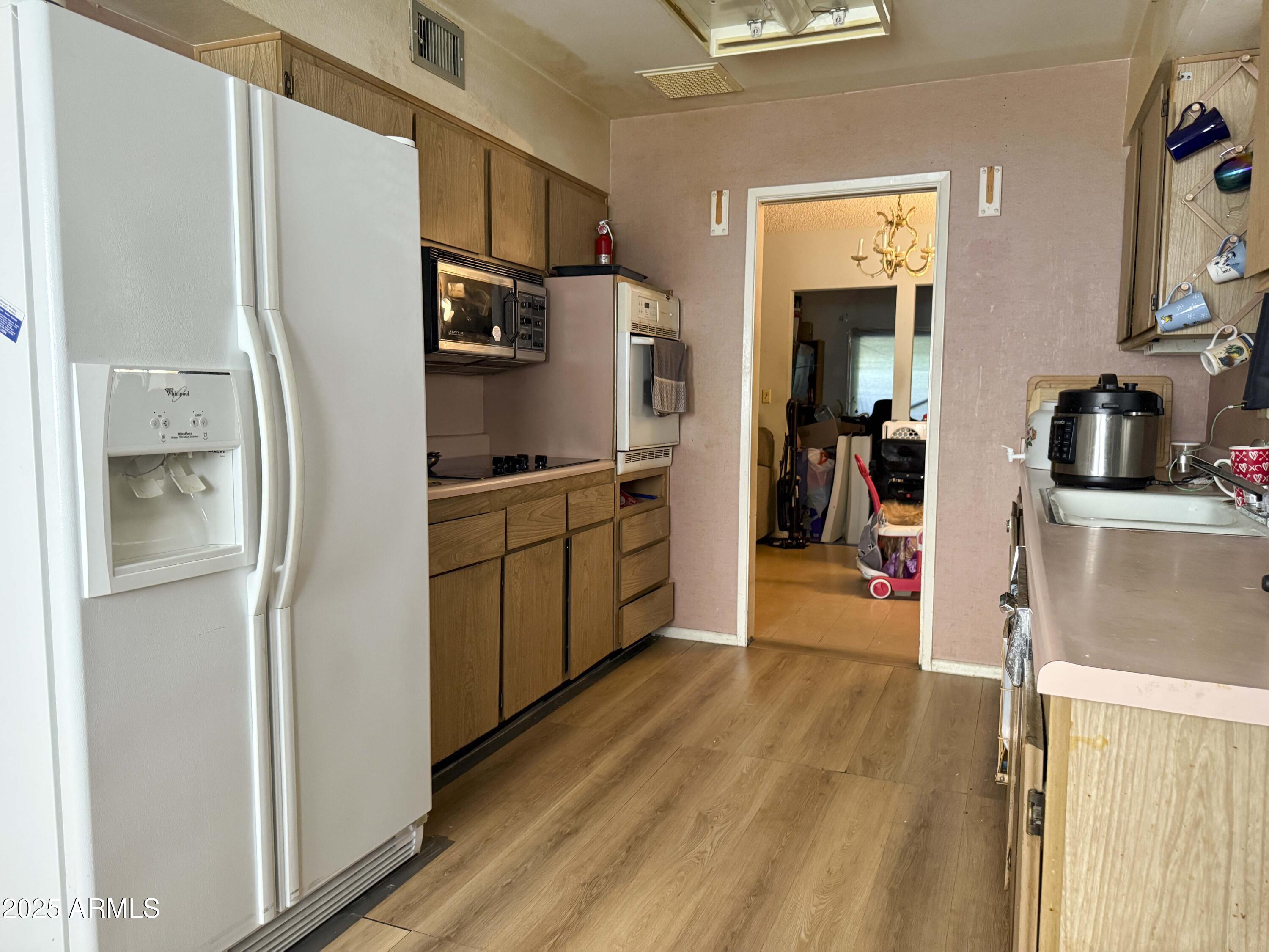 10907 W Saratoga Circle